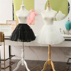 P6006- กระโปรงสุ่มสั้น เอวยางยืด 21-38นิ้ว ช่วยให้กระโปรงตัวนอกพองฟูเบาๆ เป็นธรรมชาติ ผ้าแก้วมันเงาละมุนผิว ขอบเย็บชายกระโปรง