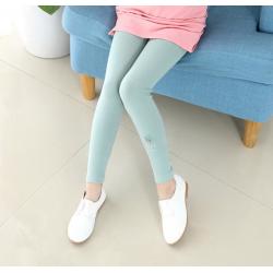 P30961 พร้อมส่งเลกกิ้งเด็กสีเขียว แต่งกระดุม+ใบไม้