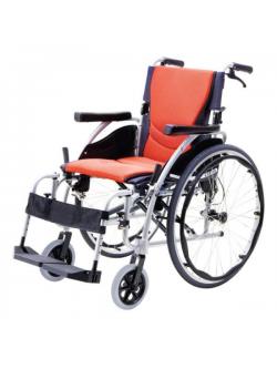 รถเข็นอลูมินัมอัลลอยด์คาร์ม่า รุ่น S-Ergo 125 (WheelChair KARMA S-Ergo 125) ถอดชิ้นส่วนได้ เปิดที่พักแขนขึ้นได้ สะดวกต่อการเคลื่อนย้ายผู้ใช้งาน นั่งสบาย รองรับน้ำหนักสูงสุด 115 กิโลกรัม ของแท้ รับประกันศูนย์ไทย 5 ปี