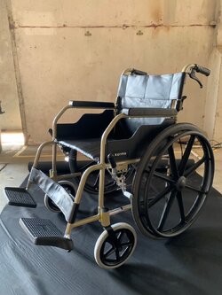 รถเข็นอลูมินัมอัลลอยด์คาร์ม่า รุ่น KM-1500 เบาะ PVC (KARMA KM-1500) ดีไซน์คลาสสิค แข็งแรงทนทาน ของแท้ รับประกันศูนย์ไทย 5 ปี