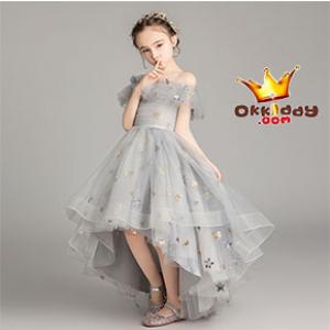 >>ดูชุดเดรสราตรีเด็กสีเทา-สีเงิน