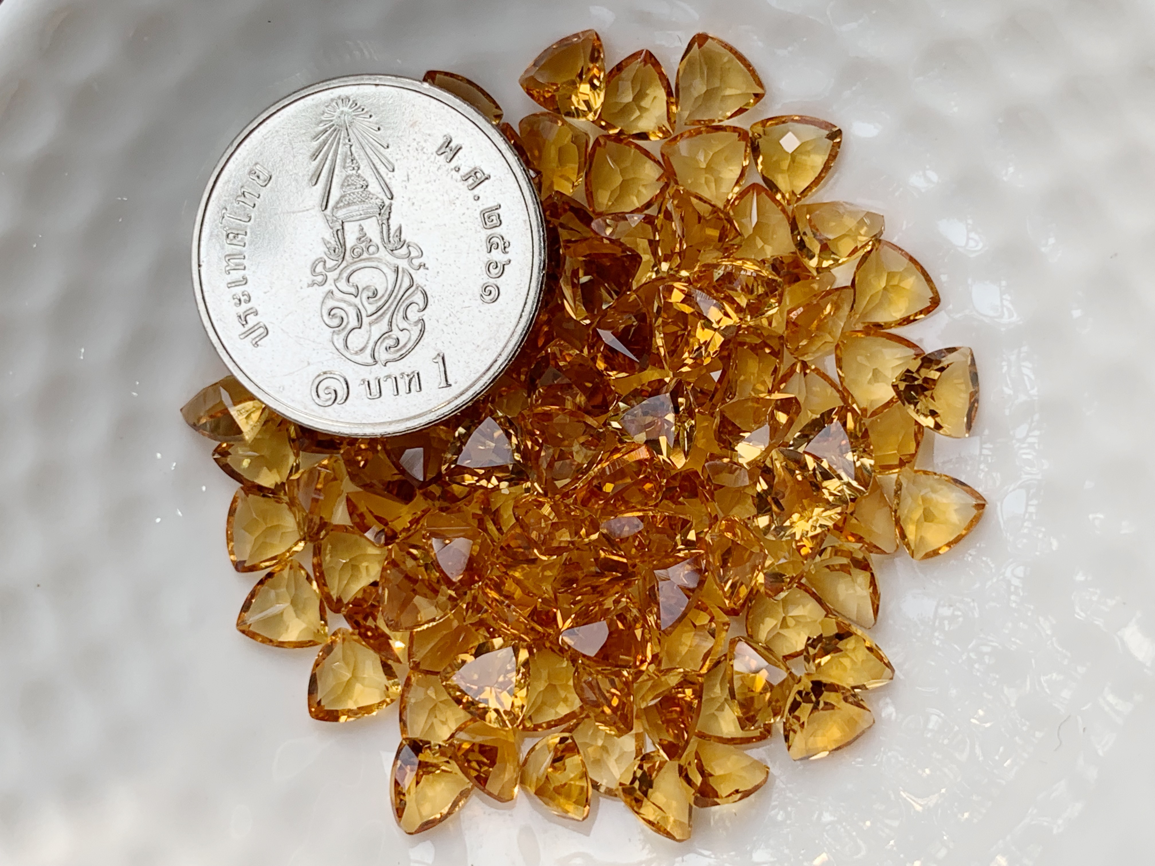 ซิทรินสามเหลี่ยม 5 มม. 5 กะรัต