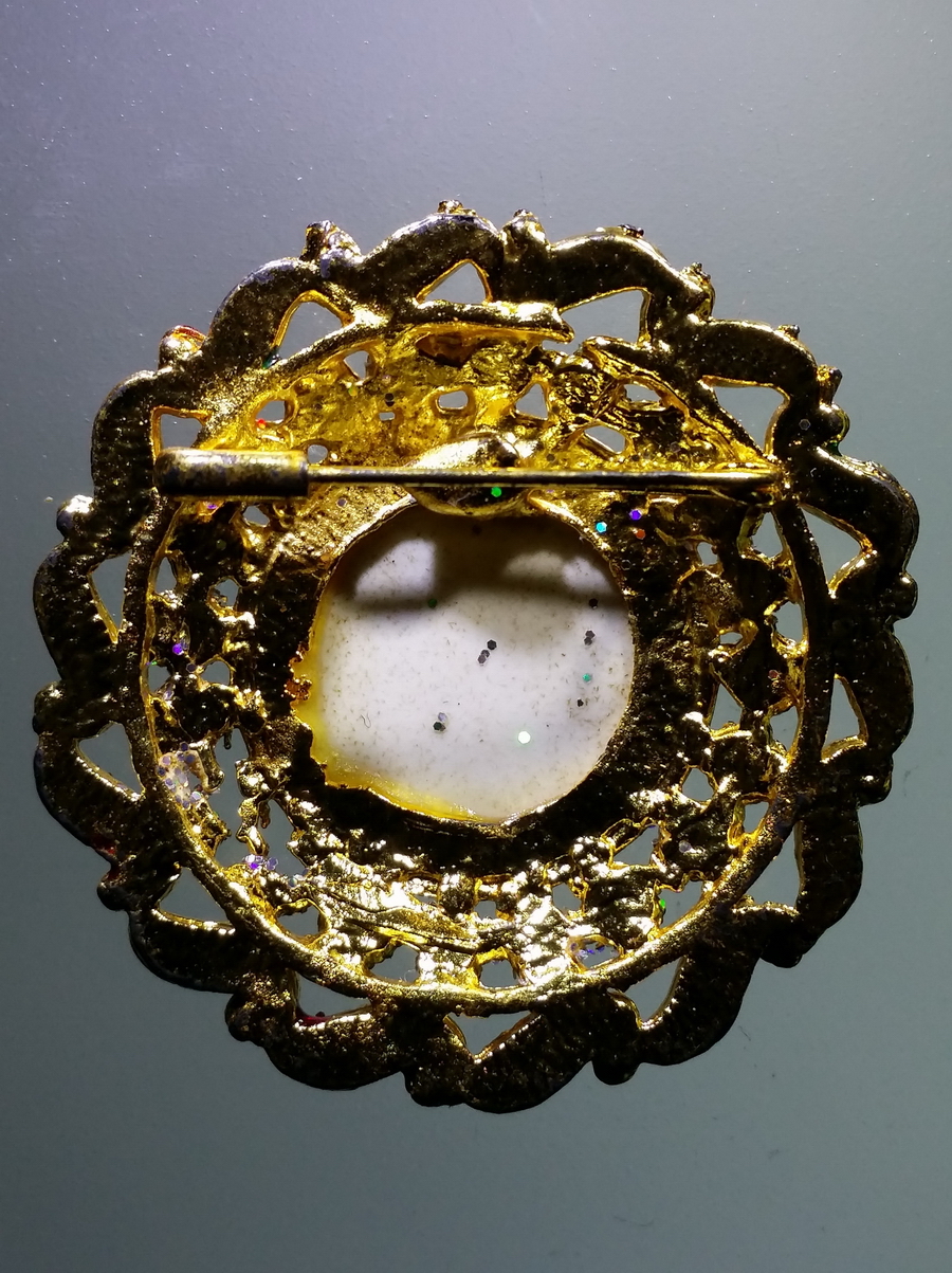 รหัสสินค้า เครื่องราง ล็อกเก็ต ภาพถ่าย 124 ล็อกเก็ตกะไหล่ทองฝังเพชรลงยาพระพุทธเมตตา พุทธคยา ประเทศอินเดีย พระรายการนี้ให้เช่าบูชาแล้ว