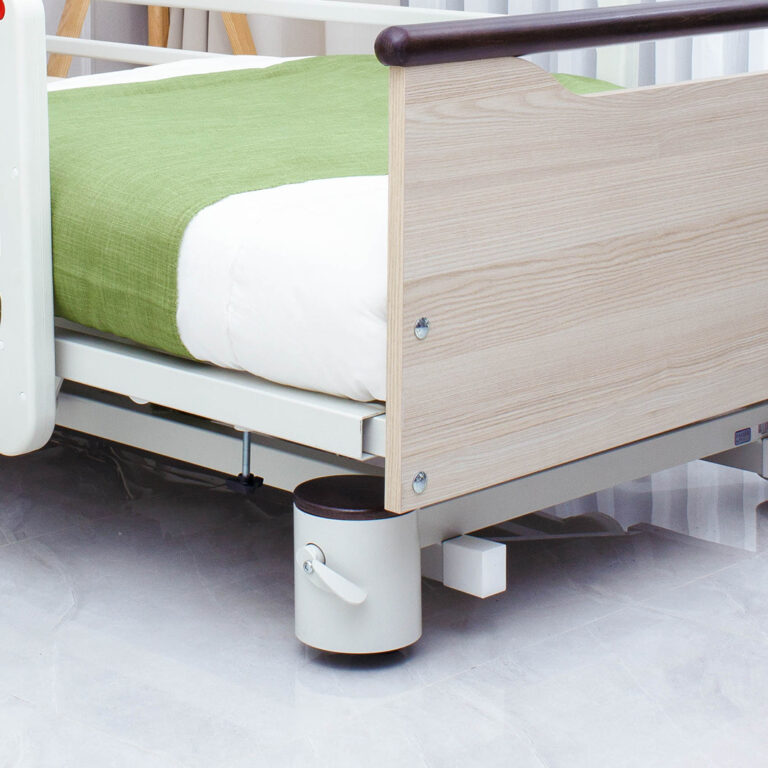 ชุดเตียงผู้ป่วยไฟฟ้า PANTOGRAPHE 3/4 หัว และท้ายเตียงสามารถถอดออกได้ (ปรับเตียงต่ำสุด 24 ซม.) + พร้อมที่นอนโฟมป้องกันแผลกดทับ MERCURY หนา 15 ซม. + ชุดผ้าปูที่นอน + ผ้ายางกันเปื้อน