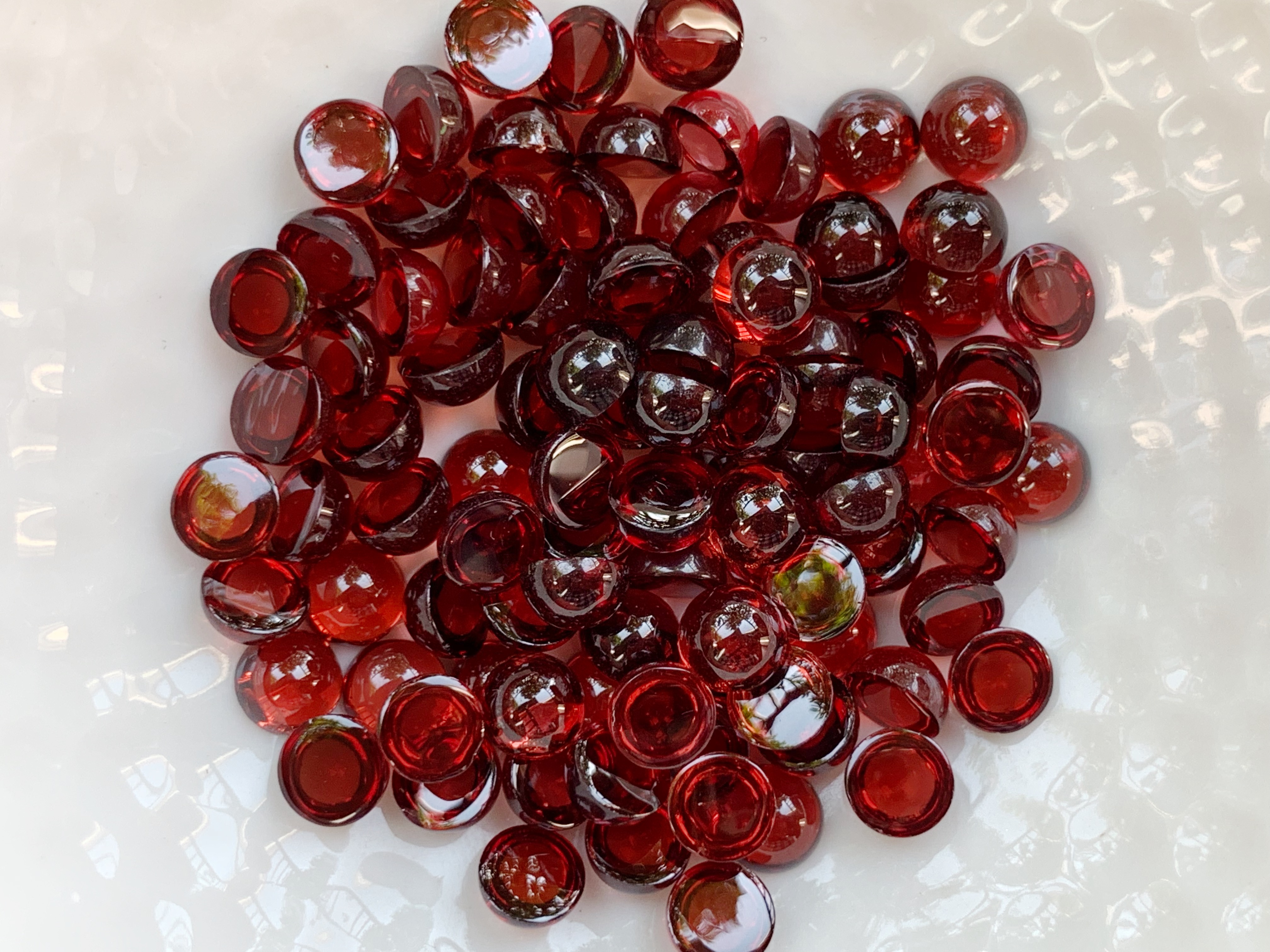 โกเมนกลมหลังเบี้ย 5.0 มม. 10 กะรัต