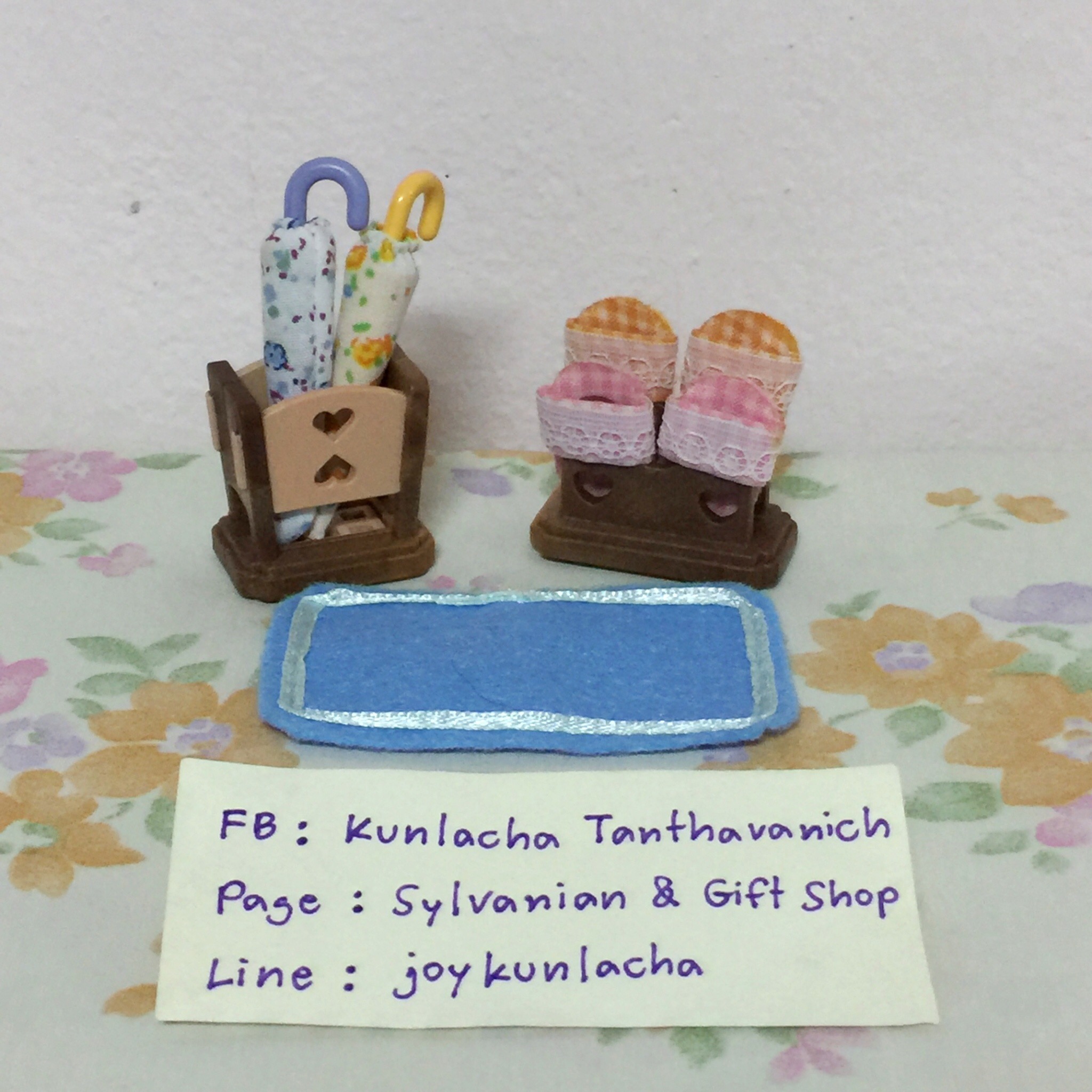 ชุดร่มและรองเท้าสลิปเปอร์ Umbrella & Slippers Set : Sylvanian Families