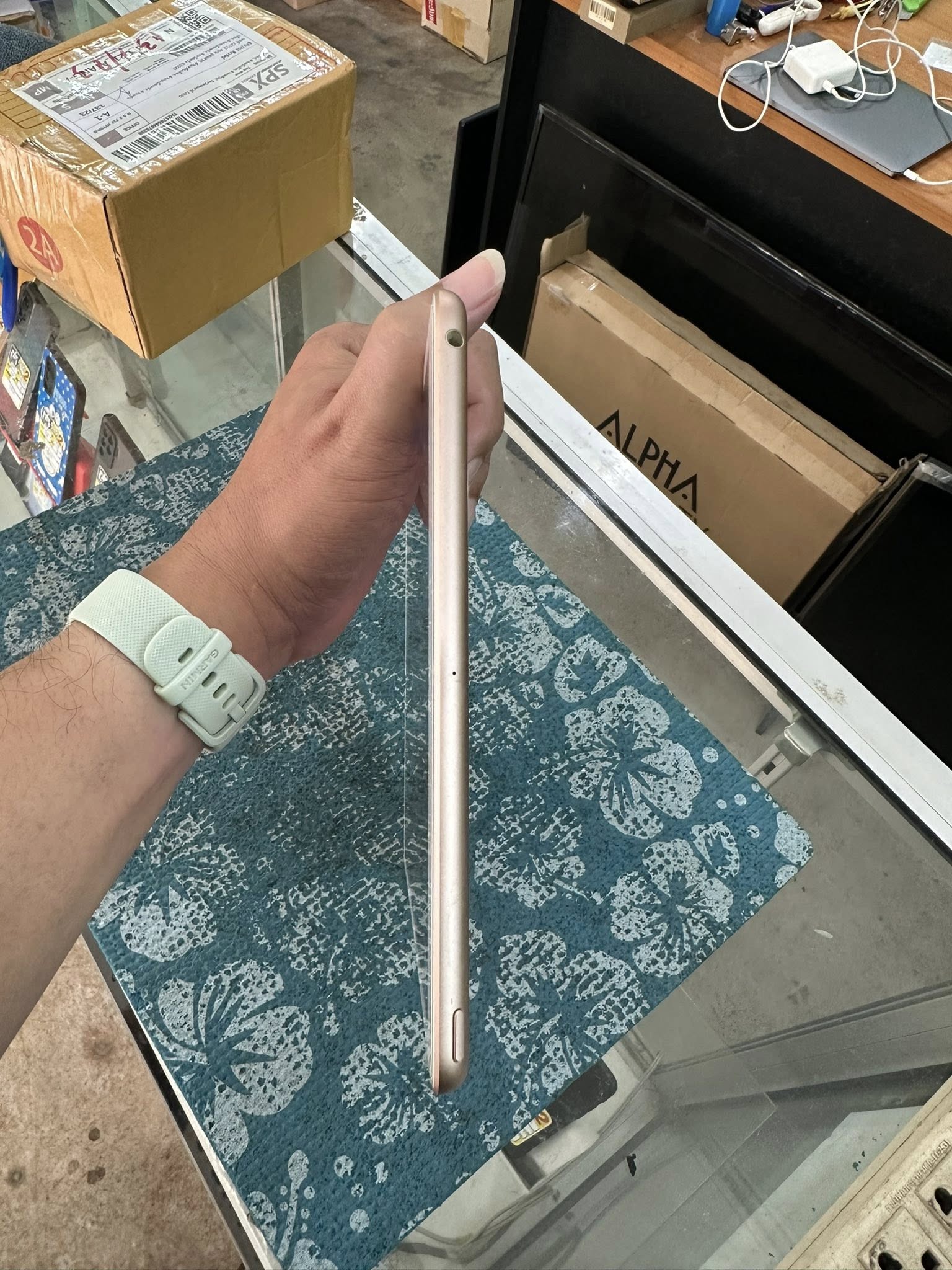 ( SOLD OUT ) iPad Gen 8 32 GB Wifi TH