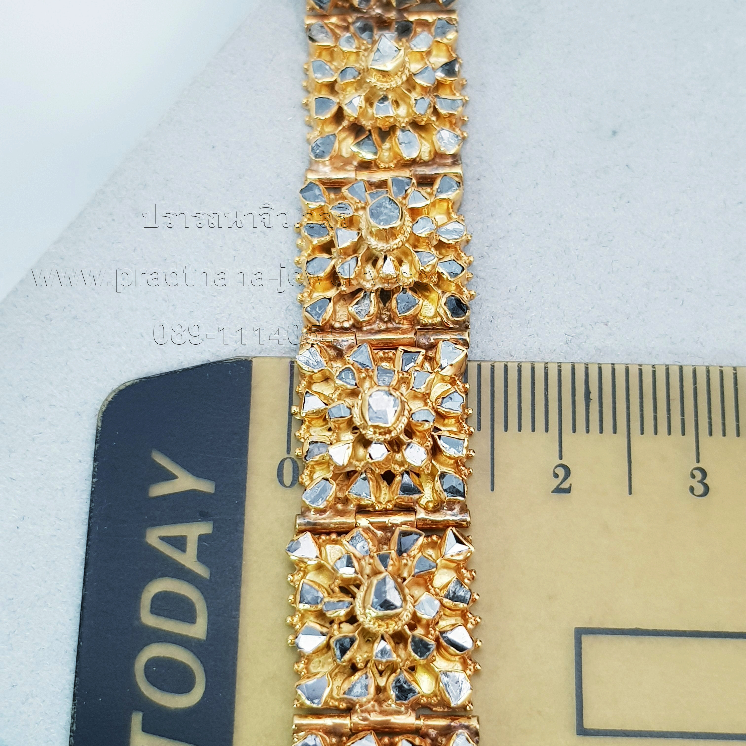 สร้อยข้อมือเพชรซีกโบราณ