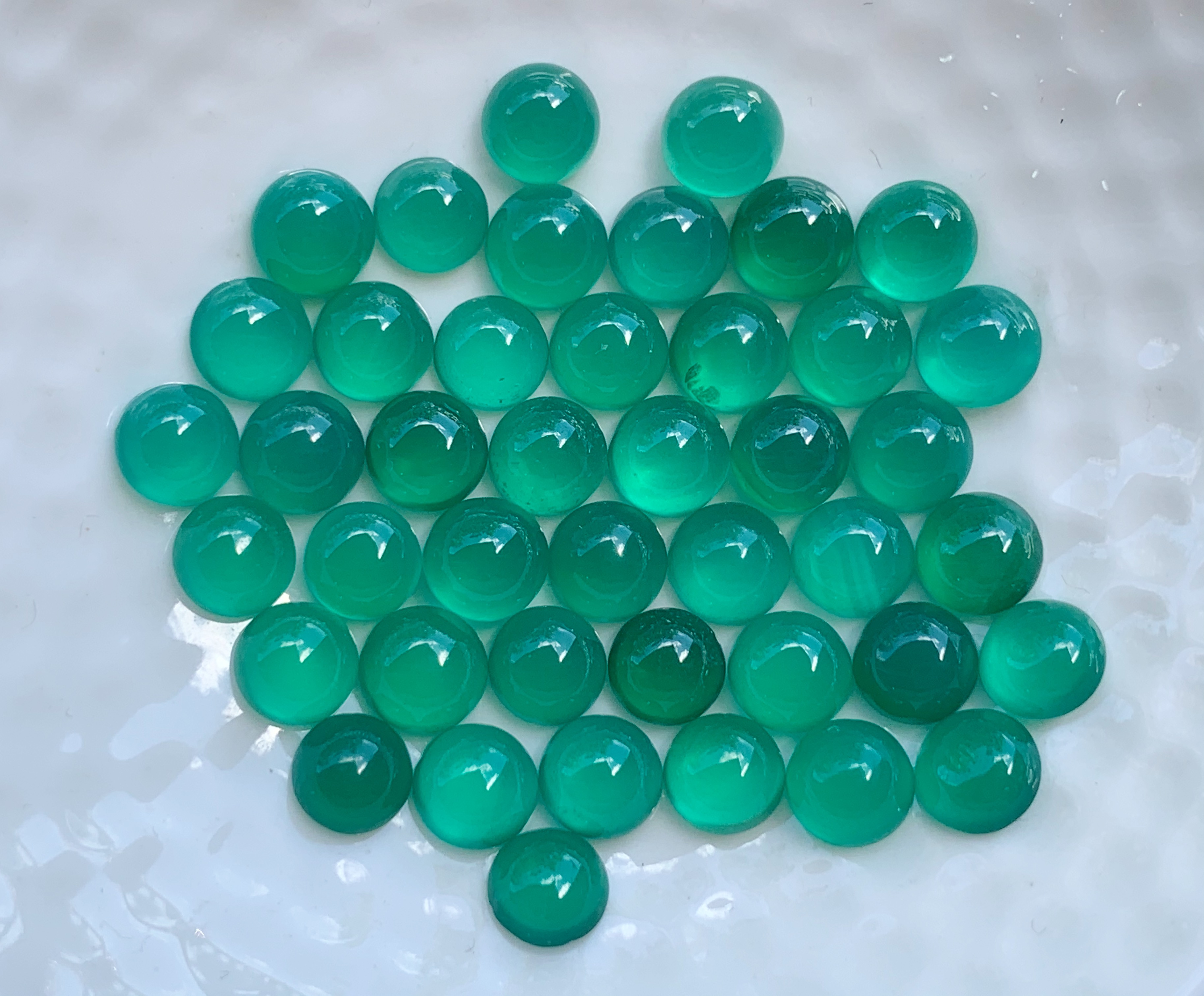 โมรากลมหลังเบี้ย 6 มม. 20 กะรัต