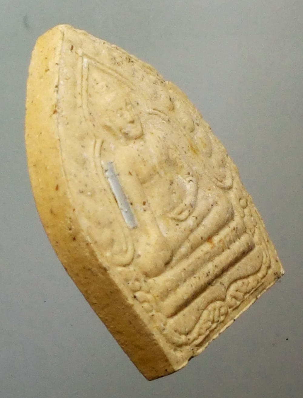 รหัสสินค้า พระมีกล่อง 169 พระผงฝังตะกรุด ปั๊มตรายาง หลวงพ่อคูณ เจ้าสัวเสาร์ 5 สร้างปี 2537