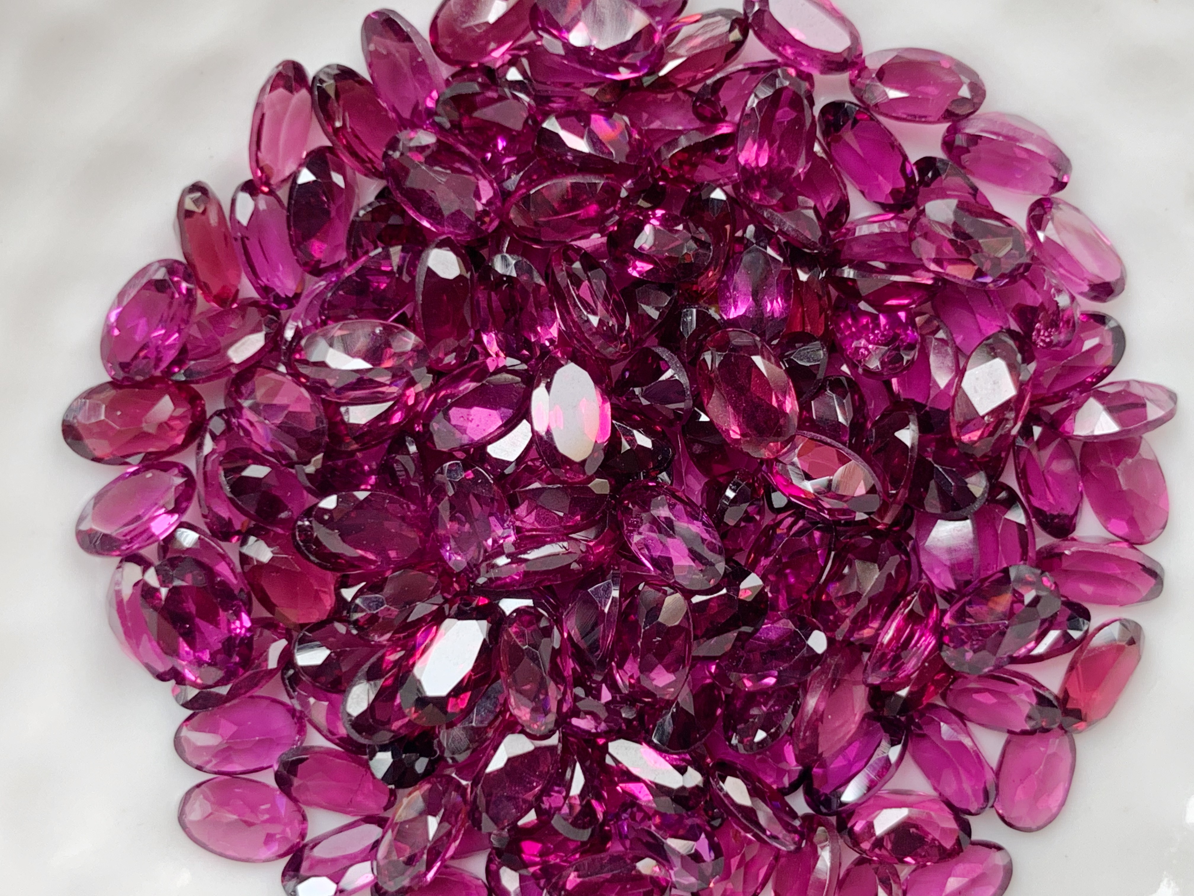 โรโดไลท์ไข่ 5X3 มม. 5 กะรัต