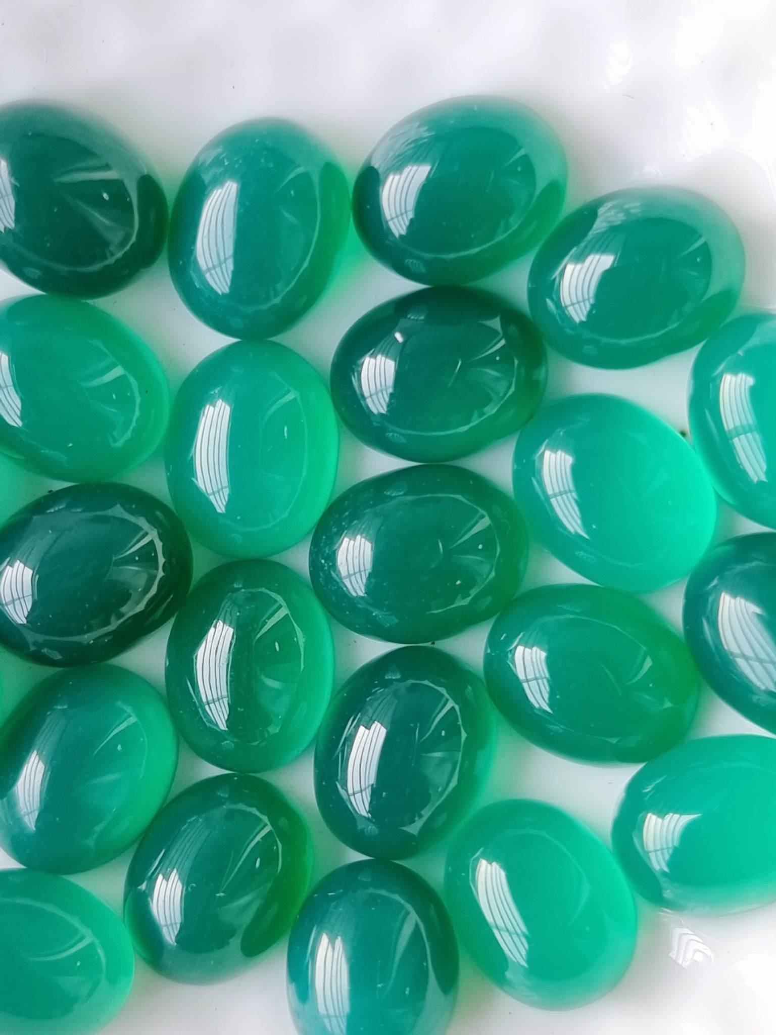 โมราไข่หลังเบี้ย 10x8mm. 5 เม็ด