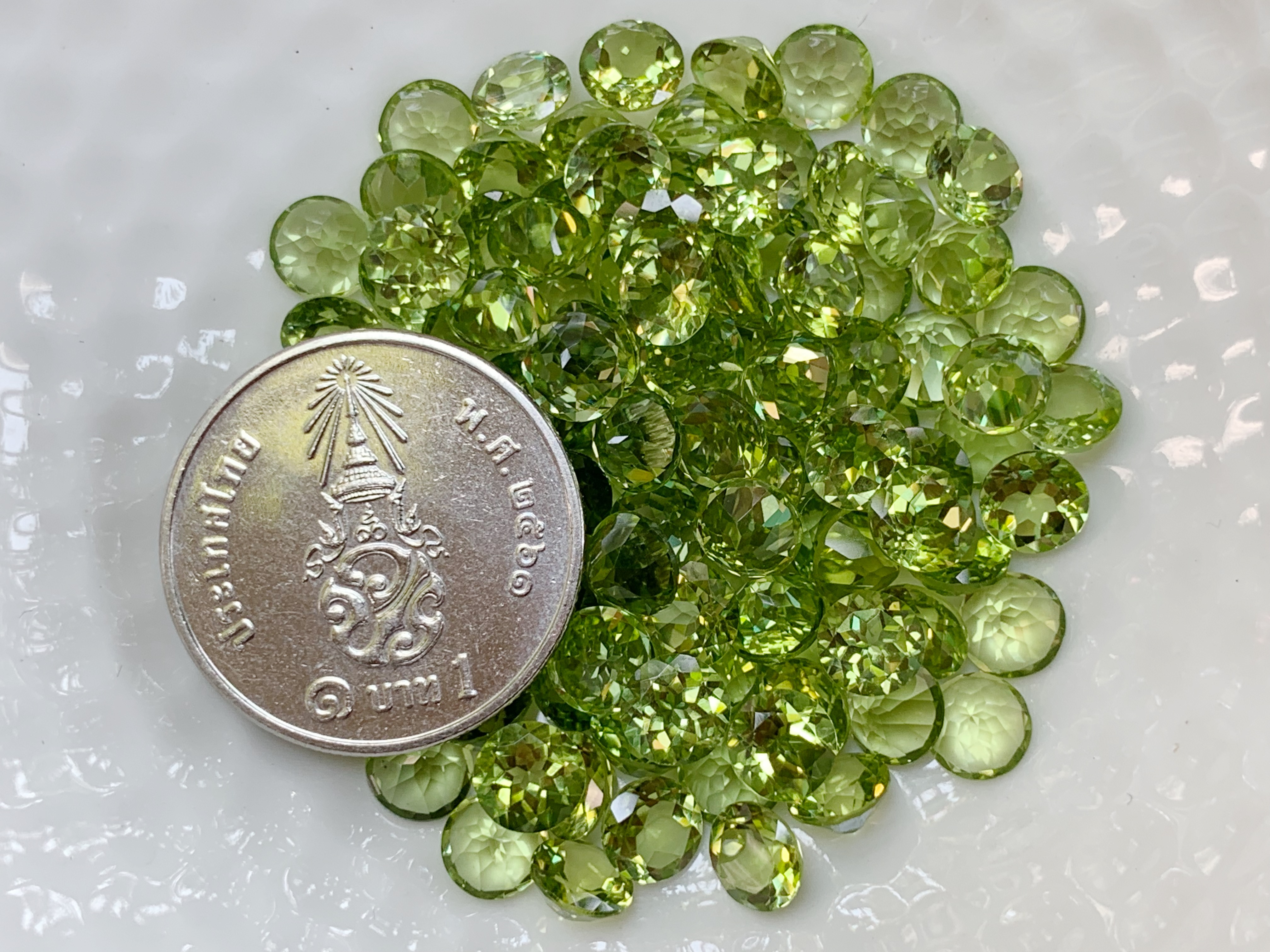 เพอริดอทกลม 5.0 มม. 5 กะรัต