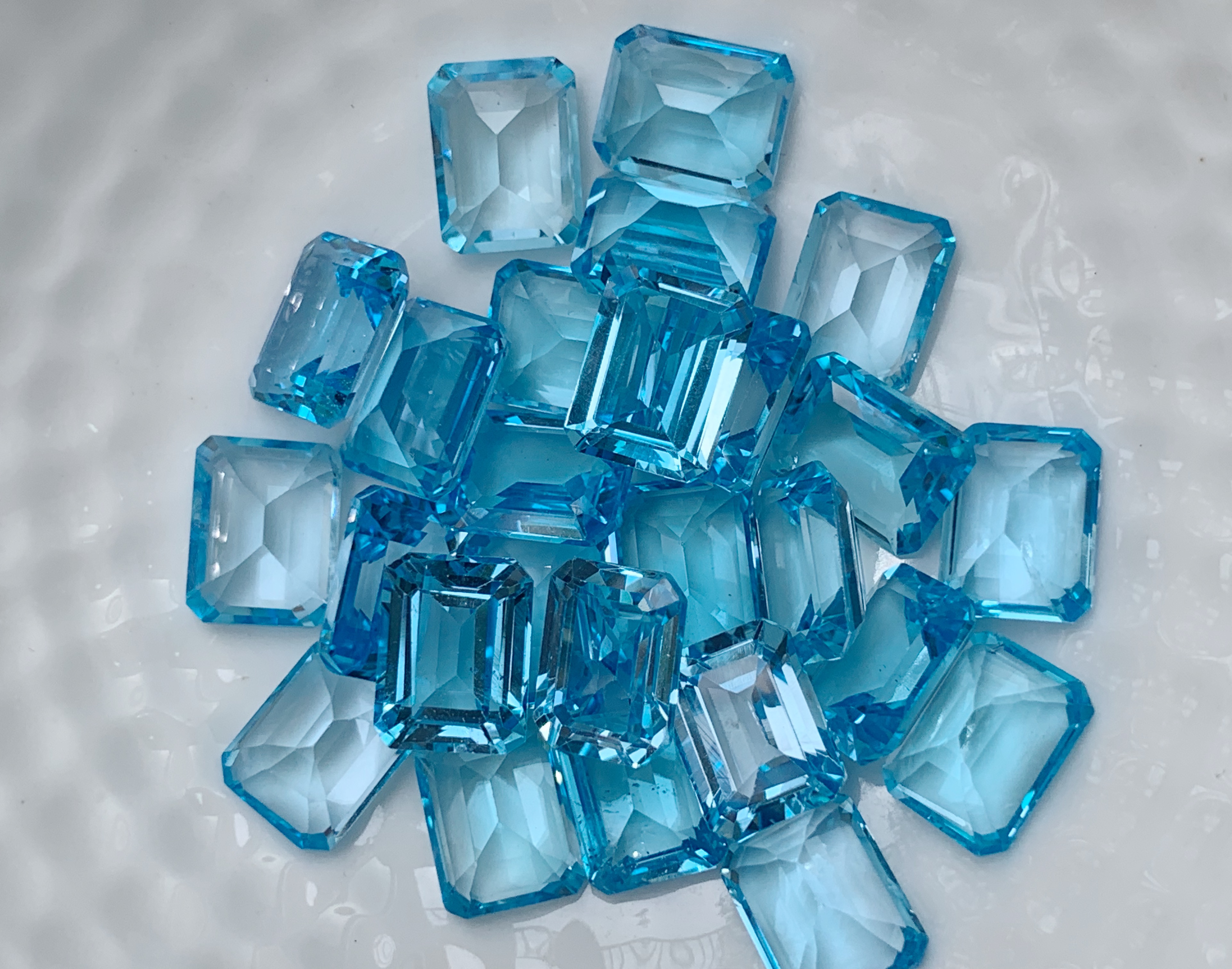 บลูโทปาสสี่เหลี่ยม 9X7 มม. 1 เม็ด