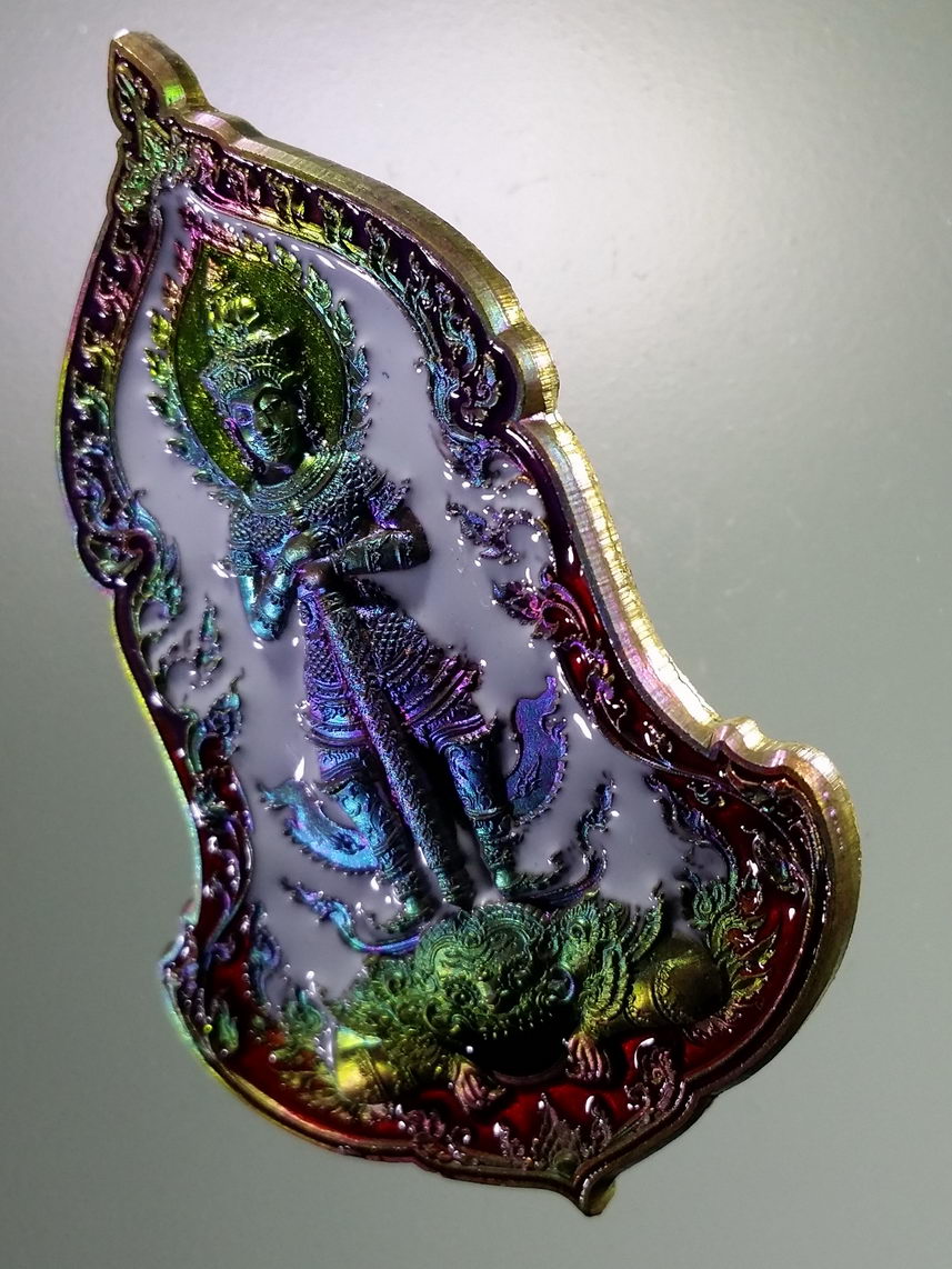 รหัสสินค้า พระมีกล่อง 074 เหรียญท้าวเวสสุวรรณ หน้าเทวดา รุ่นเศรษฐีรวยทันใจ ๒ หลวงพ่อพัฒน์ วัดห้วยด้วน อำเภอหนองบัว จังหวัดนครสวรรค์ เนื้อผิวรุ้งลงยาขาว จัดสร้าง 500 เหรียญ ตอกโค๊ต หมายเลข ๒๑๕