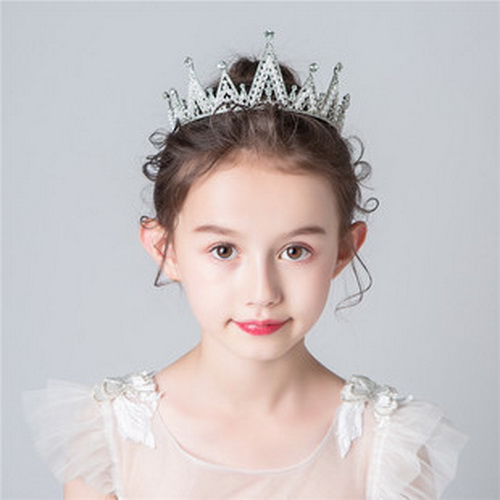 As2314- พร้อมส่งจากไทย มงกุฎเพชรประดับมุก แวววาว สวยหรูดูแพงเหมือนแบบ เด็กโต-ผู้ใหญ่ เส้นผ่าศูนย์กลาง 14cm.ดัดปรับขนาดได้เล็กน้อย