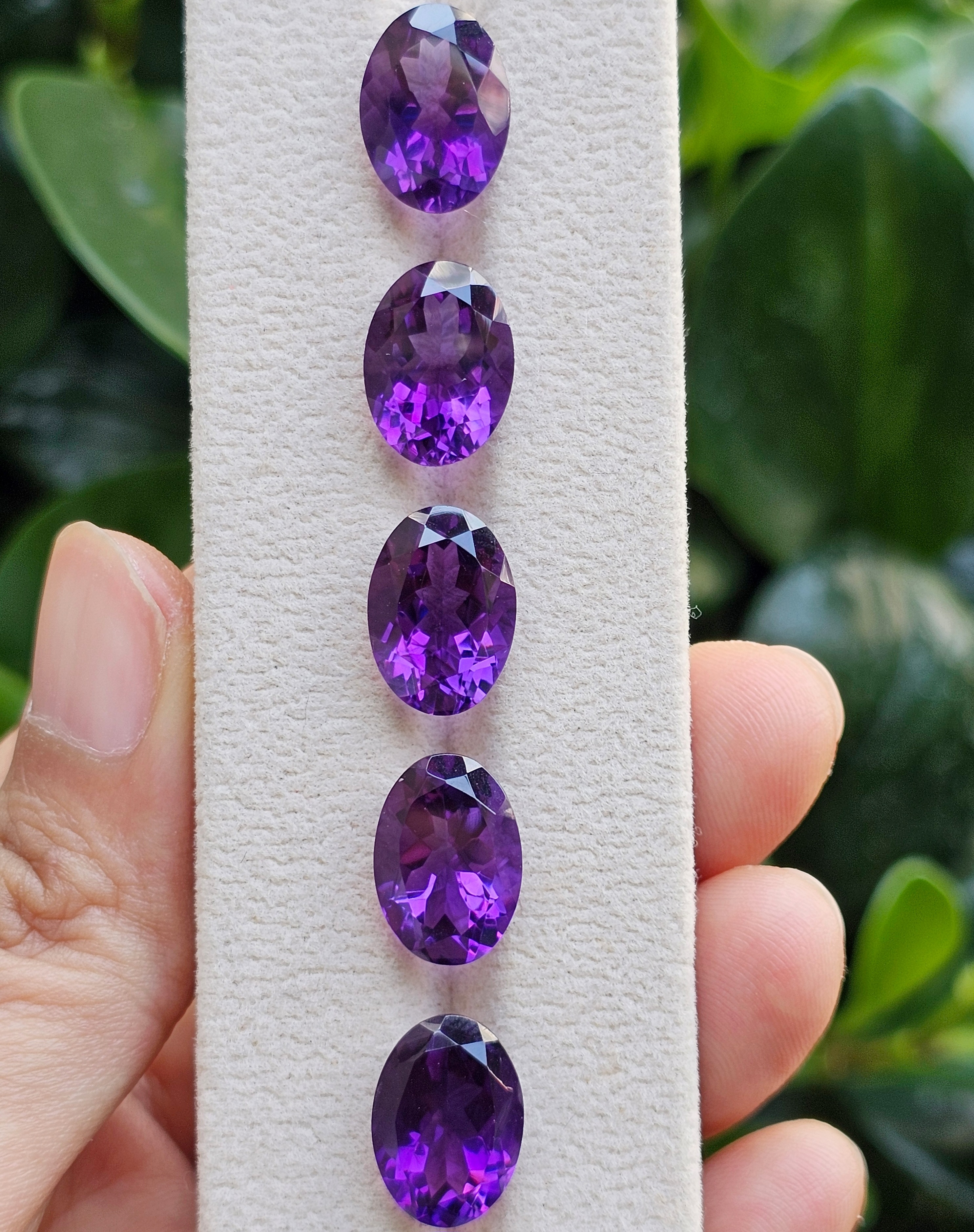 อเมทิสเข้มไข่ 14x10 mm. 1 เม็ด