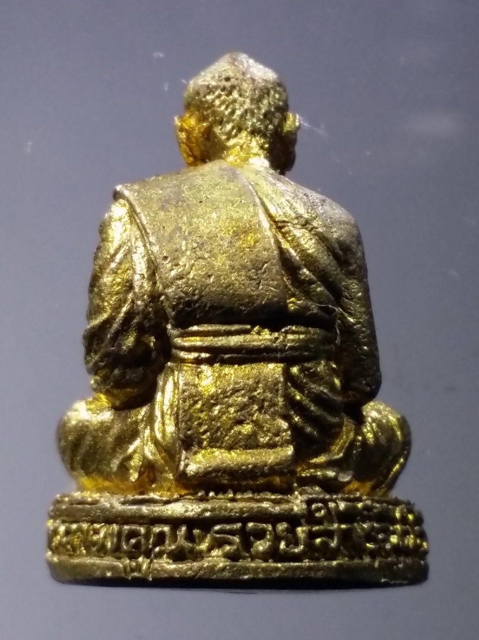 รหัสสินค้า พระมีกล่อง 3743 รูปหล่อ รุ่นรวย สำเร็จ ทันใจ หลวงพ่อหวั่น วัดคลองคูณ อำเภอตะพานหิน จังหวัดพิจิตร เนื้อทองผสม หล่อตัน ใต้ฐาน ตอกโค๊ต 2 โค๊ต