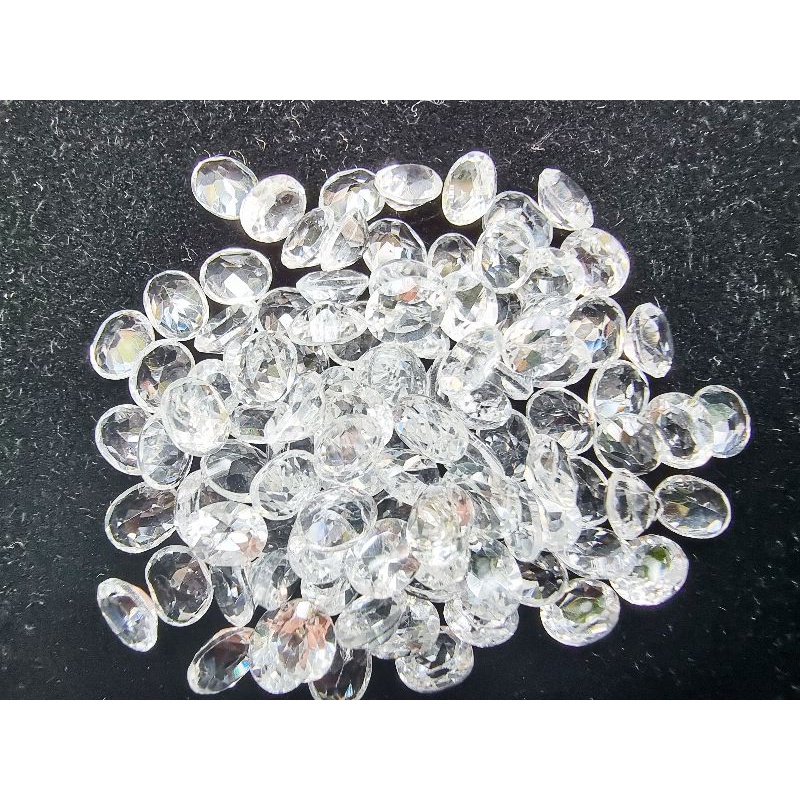 ไวท์โทปาสไข่ 5x4mm. 5 กะรัต