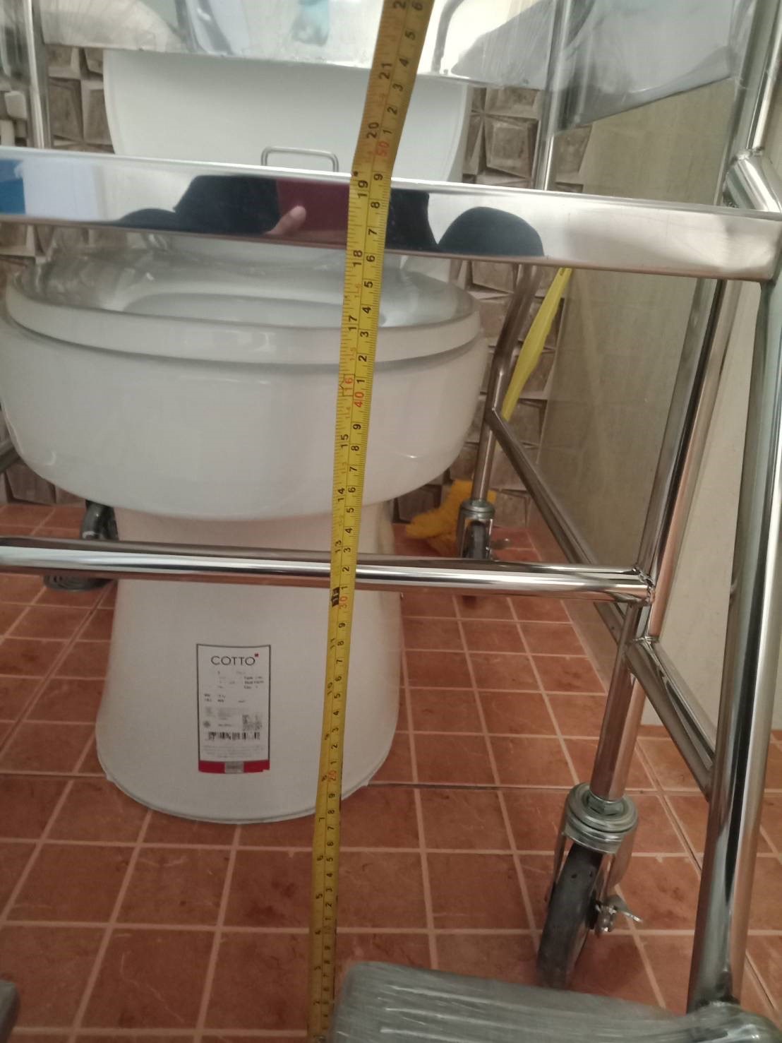 รถเข็นวีลแชร์นั่งถ่ายสแตนเลส รุ่น PS101 แบบพับไม่ได้ พร้อมเบาะรองนั่ง และถังรองถ่าย (ล้อหลังเล็ก)