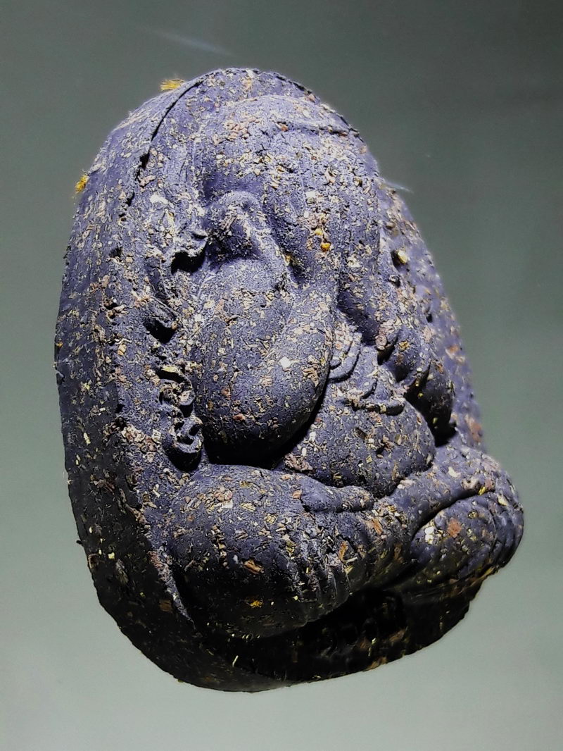 รหัสสินค้า พระมีกล่อง 311 พระปิดตากนกข้าง 100 ปี หลวงพ่อพัฒน์ ปุญญกาโม วัดห้วยด้วน ตำบลธารทหาร อำเภอหนองบัว จังหวัดนครสวรรค์ สร้างปี 2565 หมายเลข 740