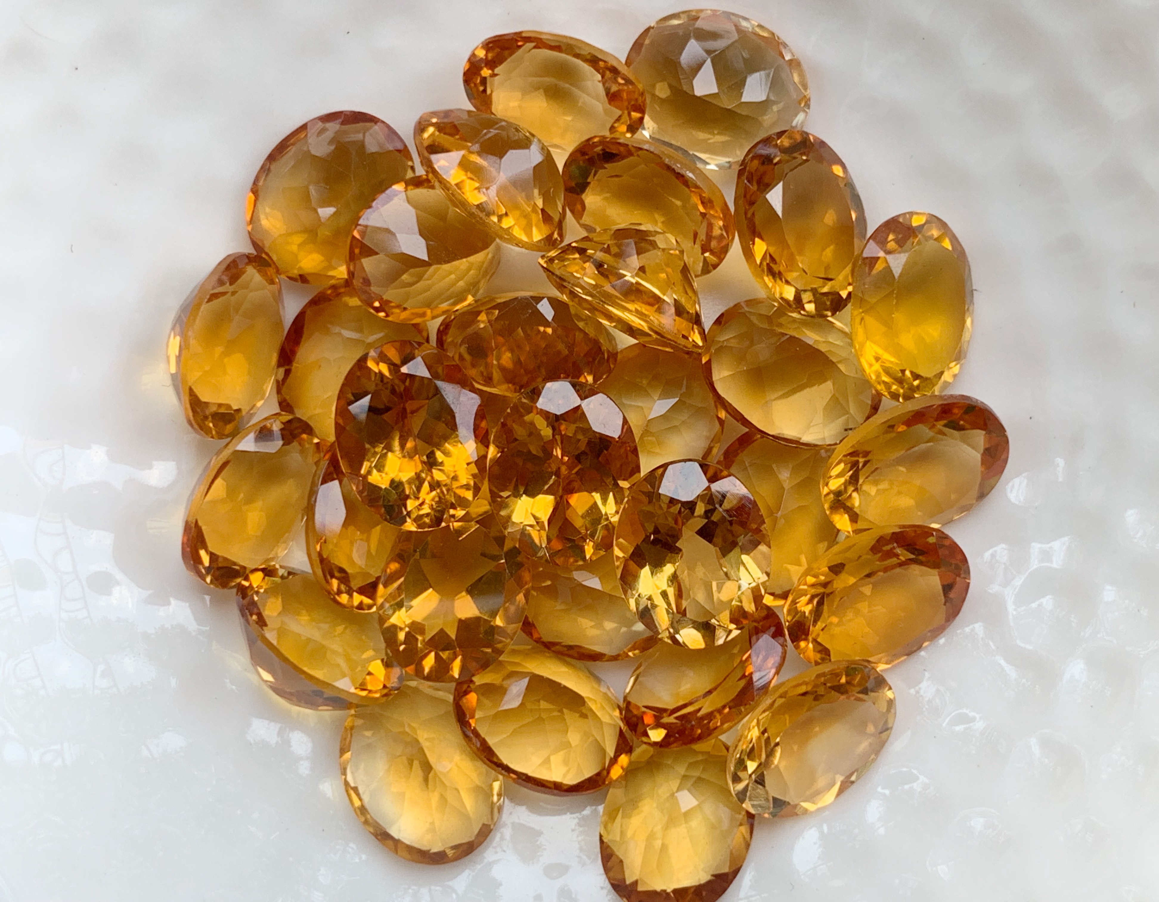 ซิทรินไข่ 10X8 มม. 1 เม็ด