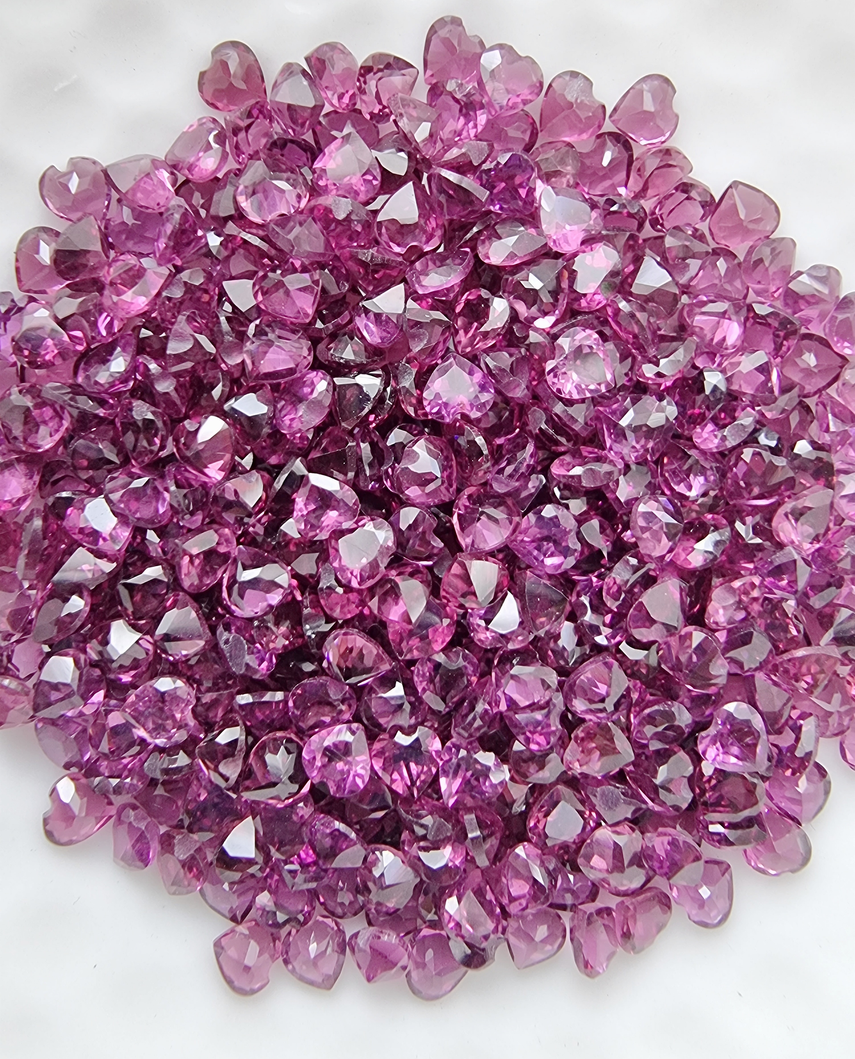 พลอยโรโดไลท์หัวใจ 3.0 มม. 5 กะรัต