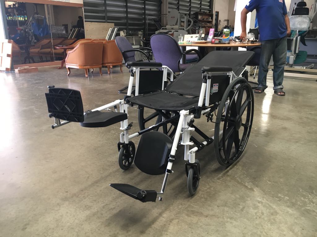 รถเข็นผู้ป่วย ปรับนอน Comfort รุ่น K9 ล้อใหญ่