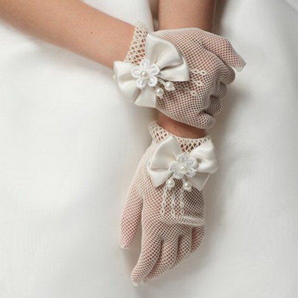 GL1051- พร้อมส่งจากไทย ถุงมือเด็กออกงานตาข่ายโบว์ มีหลายสี ยืดได้เยอะ เหมาะเด็ก 3-18 ปี-ฟรีไซส์ นิ้วกลาง 2-3.5นิ้ว ใช้เป็นถุงมือที่ใช้ในการแสดง ติดโบว์และมุกน่ารัก