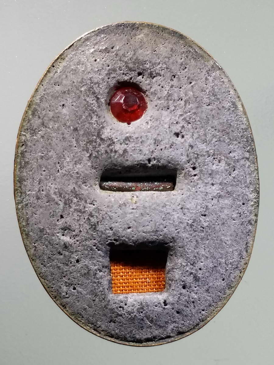 รหัสสินค้า เครื่องราง ล็อกเก็ต ภาพถ่าย 109 ล็อกเก็ตติดจีวรฝังตะกรุดฝังพลอย ครูบาเจ้าศรีวิชัย นักบุญแห่งล้านนา วัดพระธาตุดอยสุเทพ จังหวัดเชียงใหม่ พระรายการนี้ให้เช่าบูชาแล้ว