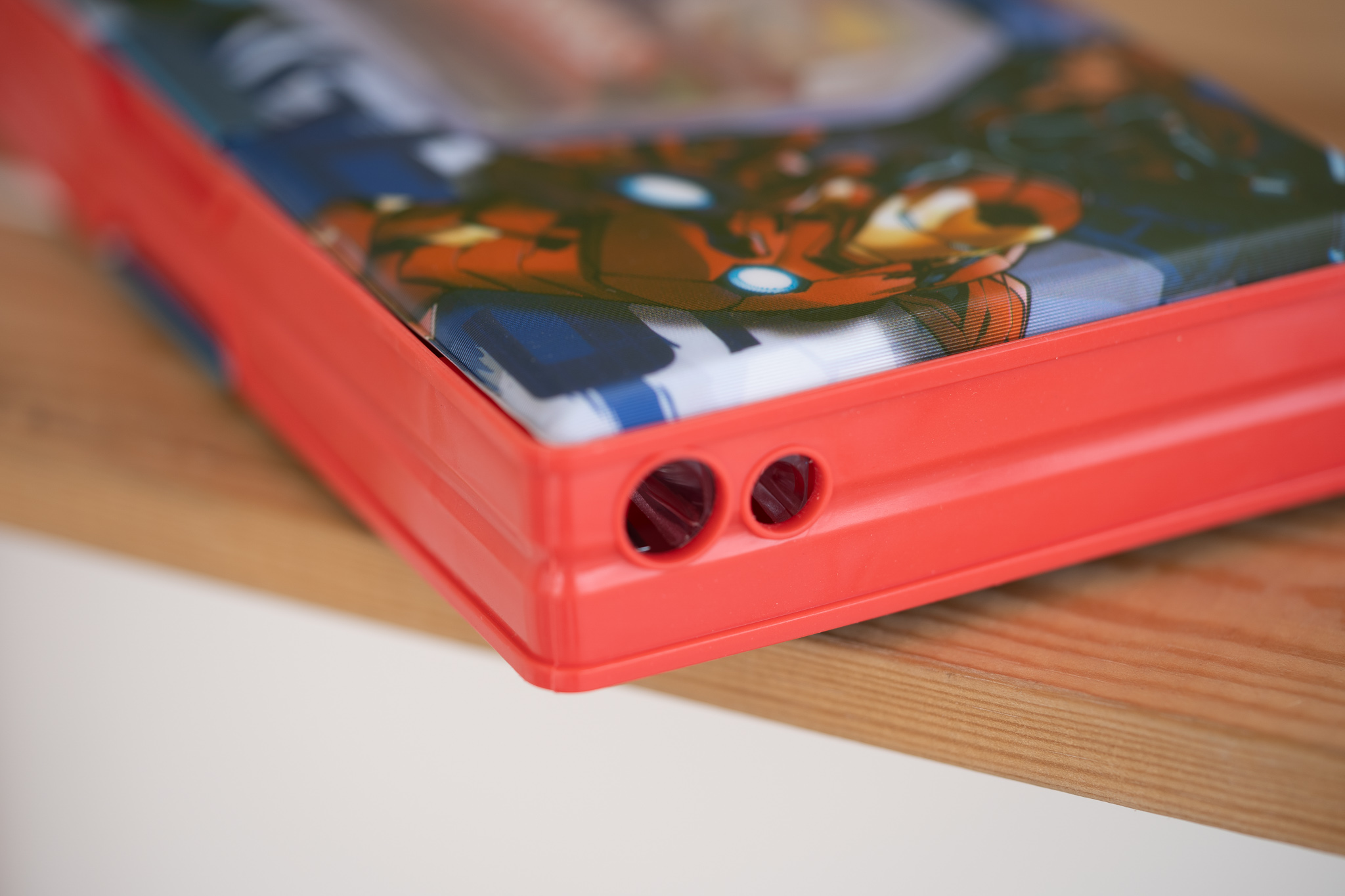 กล่องดินสอแม่เหล็กพร้อมชุดเครื่องเขียนลายอเวนเจอร์ส (Avengers) ลิขสิทธิ์แท้