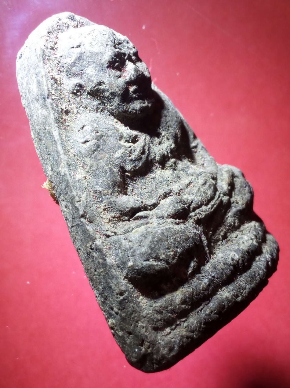 รหัสสินค้า หลวงปู่ทวด วัดต่างๆ 177 หลวงปู่ทวด เนื้อผงหลังเรียบ ไม่ทราบวัด ด้านหลังโรยแร่มวลสาร