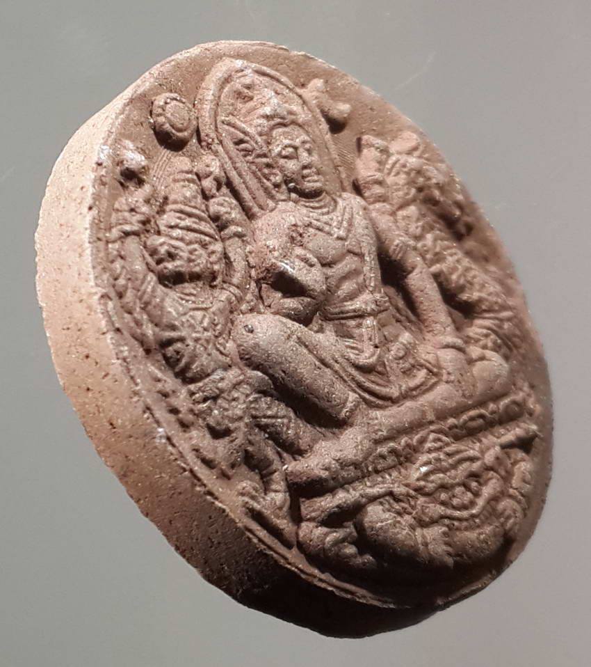 รหัสสินค้า จตุคามรามเทพ 026 จตุคามรามเทพ เนื้อว่านสีน้ำตาล ผสมผงแร่เหล็กน้ำพี้ วัดราษฎร์เจริญ ท่าไร่ จังหวัดนครศรีธรรมราช รุ่น จ้าวฟ้า จ้าวสมุทร พร้อมใบกำกับ จตุคามรามเทพรายการนี้ให้เช่าบูชาแล้ว