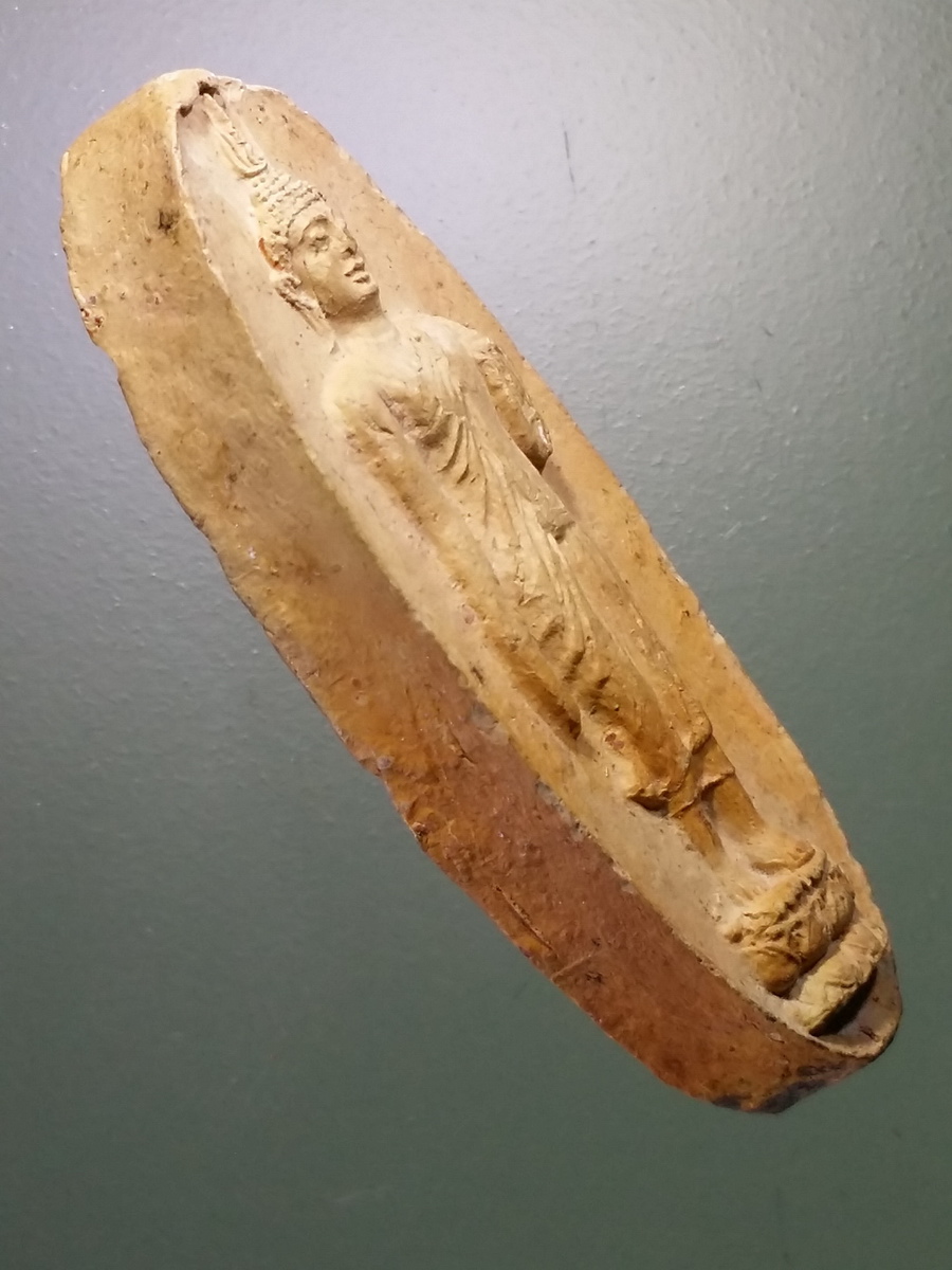 รหัสสินค้า พระเนื้อดิน เนื้อผง เนื้อว่าน 2906 พระลีลาเนื้อดินเผา วัดป่าธรรมธารา เขาน้ำอุ่น ตำบลหินดาต อำเภอปางศิลาทอง จังหวัดกำแพงเพชร