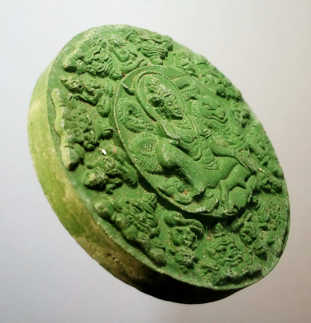 รหัสสินค้า จตุคามรามเทพ 082 พระเทวราชโพธิสัตว์จตุคามรามเทพ - พระบรมสาทิสลักษณ์รัชกาลที่ 5 เนื้อผงเขียว ไม่ทราบวัดที่ออก กล่องหาย จตุคามรามเทพรายการนี้ให้เช่าบูชาแล้ว