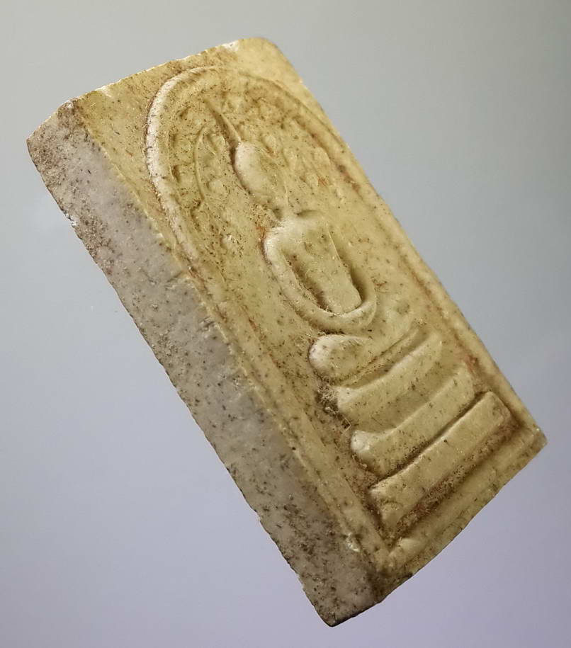 รหัสสินค้า พระสมเด็จ วัดต่างๆ 394 พระสมเด็จเนื้อผงพิมพ์ปรกโพธิ์ หลังรูปเหมือนหลวงพ่อเงิน วัดบางคลาน จังหวัดพิจิตร ไม่ทราบปีที่สร้าง