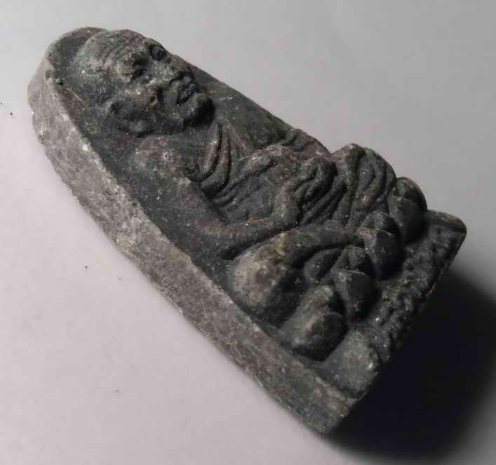 รหัสสินค้า หลวงปู่ทวด วัดต่างๆ 027 หลวงปู่ทวด วัดช้างให้ จังหวัดปัตตานี รุ่นมหาราชสร้างปี 2538 ที่ระลึกเฉลิมพระเกียรติครองราช 50 พรรษารัชกาลที่ 9 พระรายการนี้ให้เช่าบูชาแล้ว