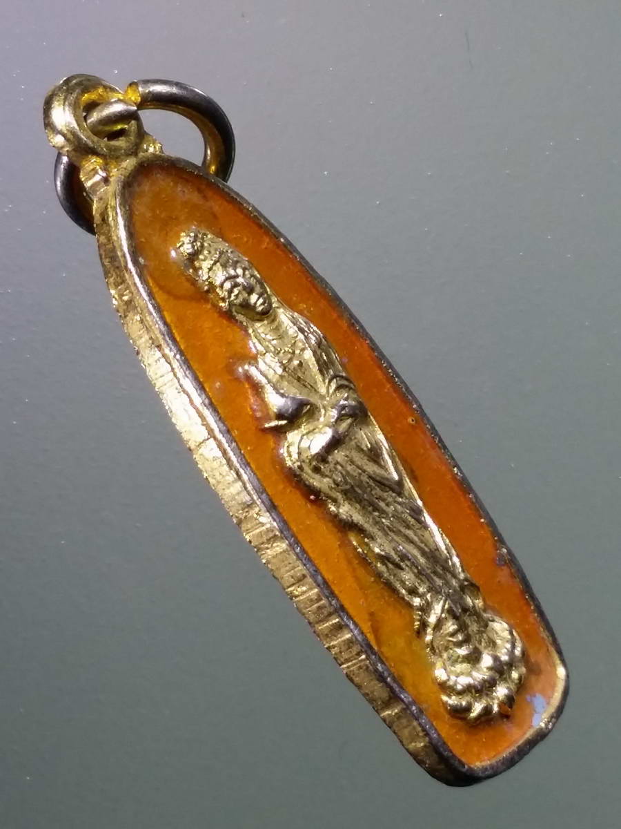 รหัสสินค้า เทพจีน - ฮินดู 087 เหรียญกะไหล่ทองลงยา เจ้าแม่กวนอิม หลังภาษาจีน ไม่ทราบสำนัก พระรายการนี้ให้เช่าบูชาแล้ว