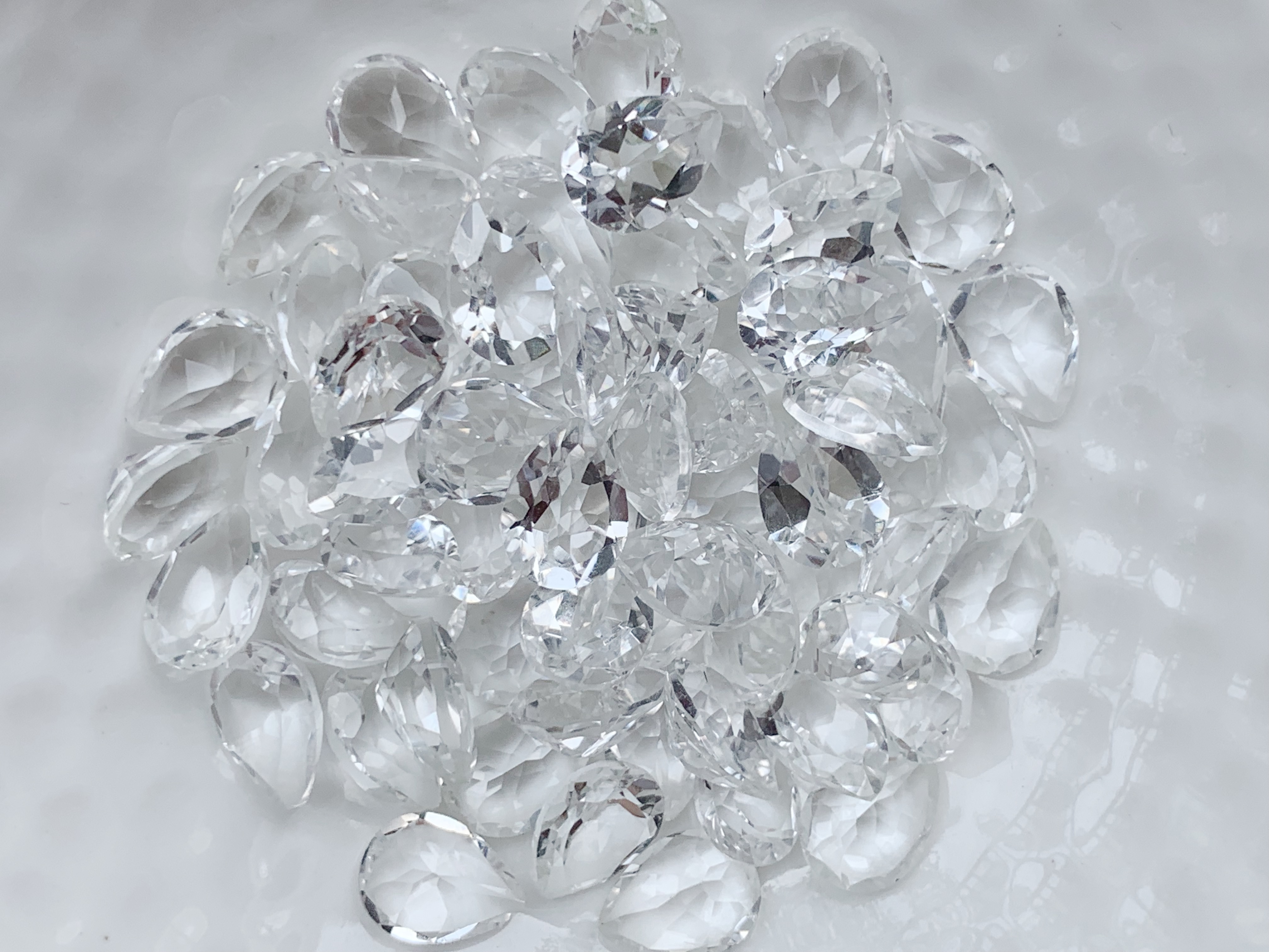 ไวท์โทปาสหยดน้ำ 8X6 มม. 5 กะรัต