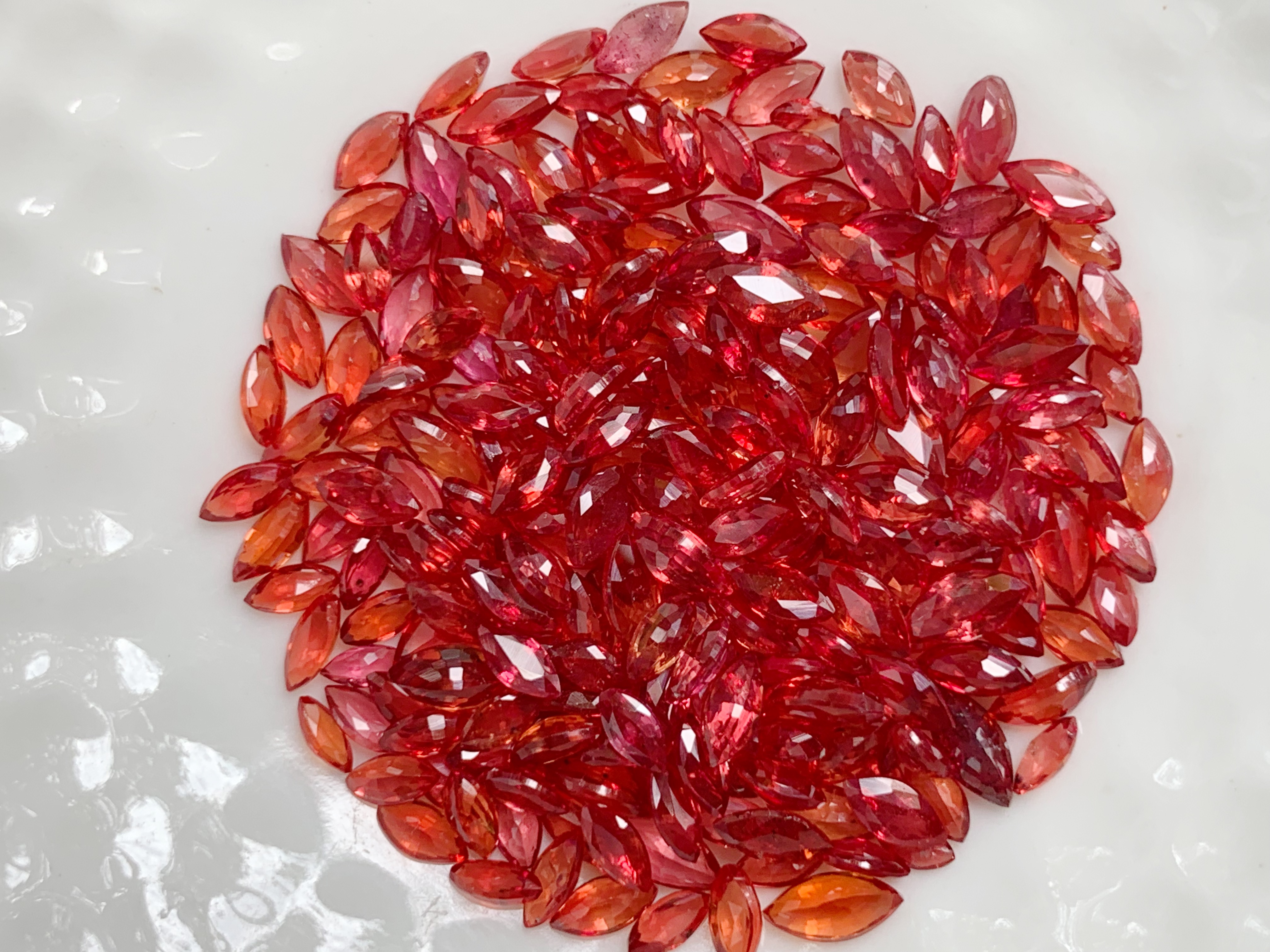 บุษราคัมมาคี 4X2 มม. 1 กะรัต