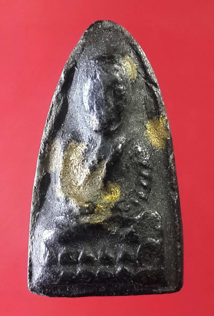 รหัสสินค้า หลวงปู่ทวด วัดต่างๆ 085 หลวงปู่ทวด หลังอุ วัดช้างให้ จังหวัดปัตตานี เนื้อดินเผา ลงรักปิดทอง พระรายการนี้ให้เช่าบูชาแล้ว