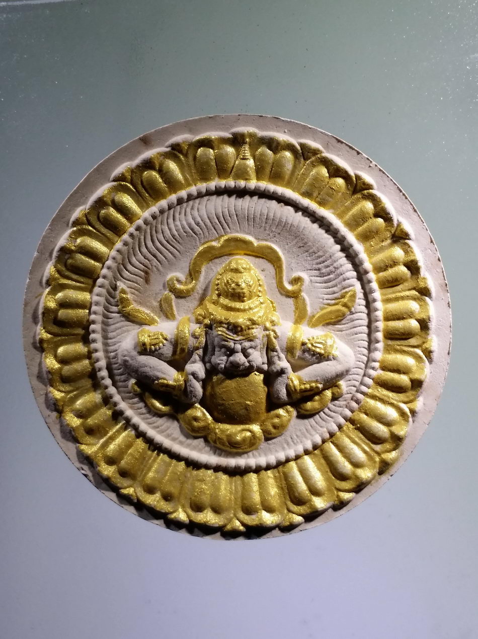 รหัสสินค้า จตุคามรามเทพ 875 จตุคามรามเทพ รุ่นมหาปาฏิหาริย์มั่งมีทรัพย์ เนื้อว่านขาวปัดทอง ขนาด 5.6 cm