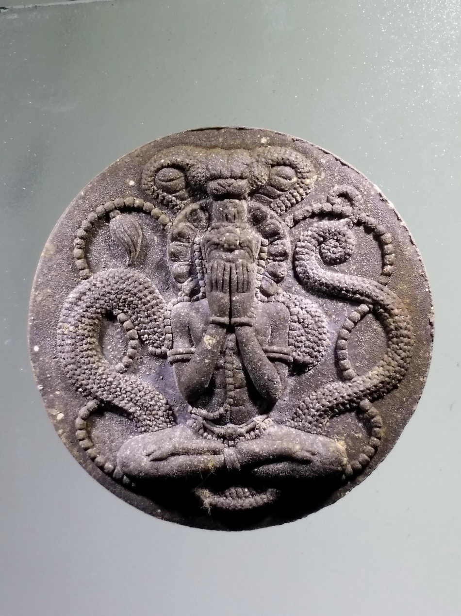 รหัสสินค้า จตุคามรามเทพ 975 พระเทวราชโพธิสัตว์จตุคามรามเทพ รุ่นมหาจักรพรรดิศรีวิชัยสุวรรณภูมิ เนื้อว่านกากยายักษ์ หมายเลข ๑๘