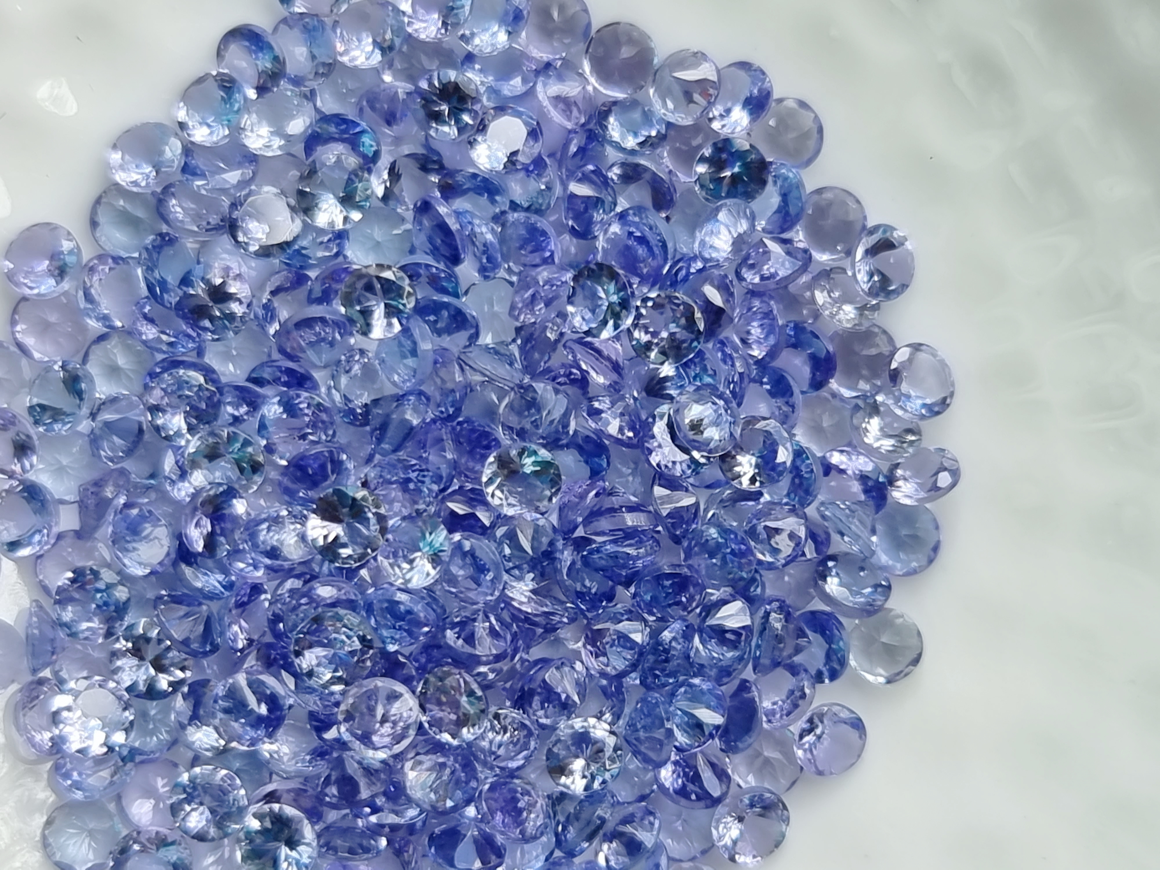 แทนซาไนท์กลม 3.0 mm. 1 กะรัต