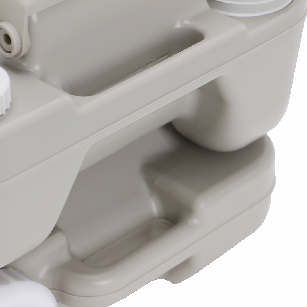 สุขาเคลื่อนที่ รุ่น P.4 ฝารองนั่งแบบวงกลม ความจุน้ำสะอาด 10 ลิตร ความจุของเสีย 10 ลิตร ฟรีสายฉีดชำระ