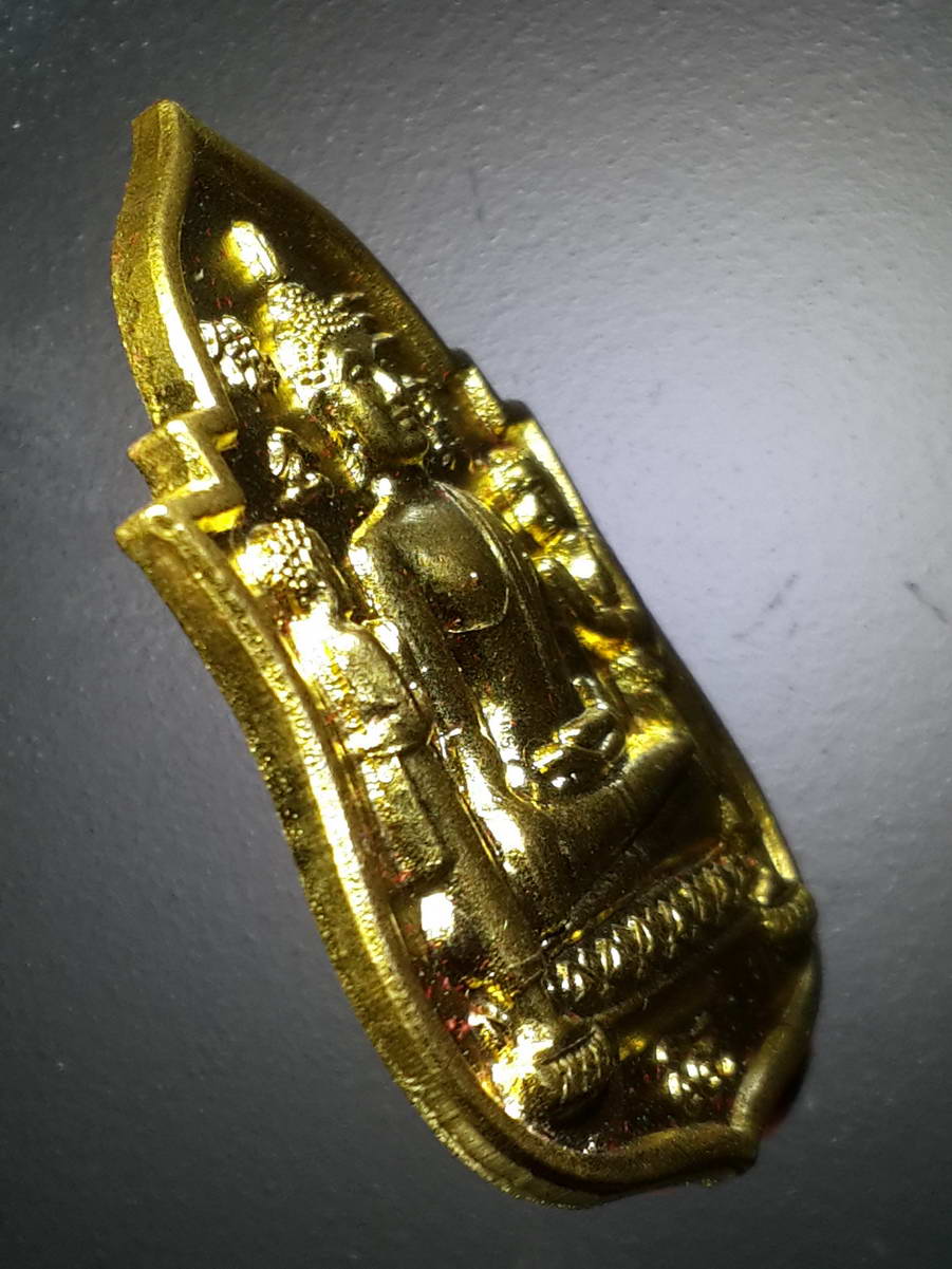 รหัสสินค้า พระมีกล่อง 323 เหรียญกะไหล่ทองพ่นทราย รุ่นอรุณเทพบุตร พระพุทธไตรยรัตนนายก วัดพนัญเชิง กรุงเก่า จังหวัดอยุธยา ที่ระลึกครบรอบ 686 ปี