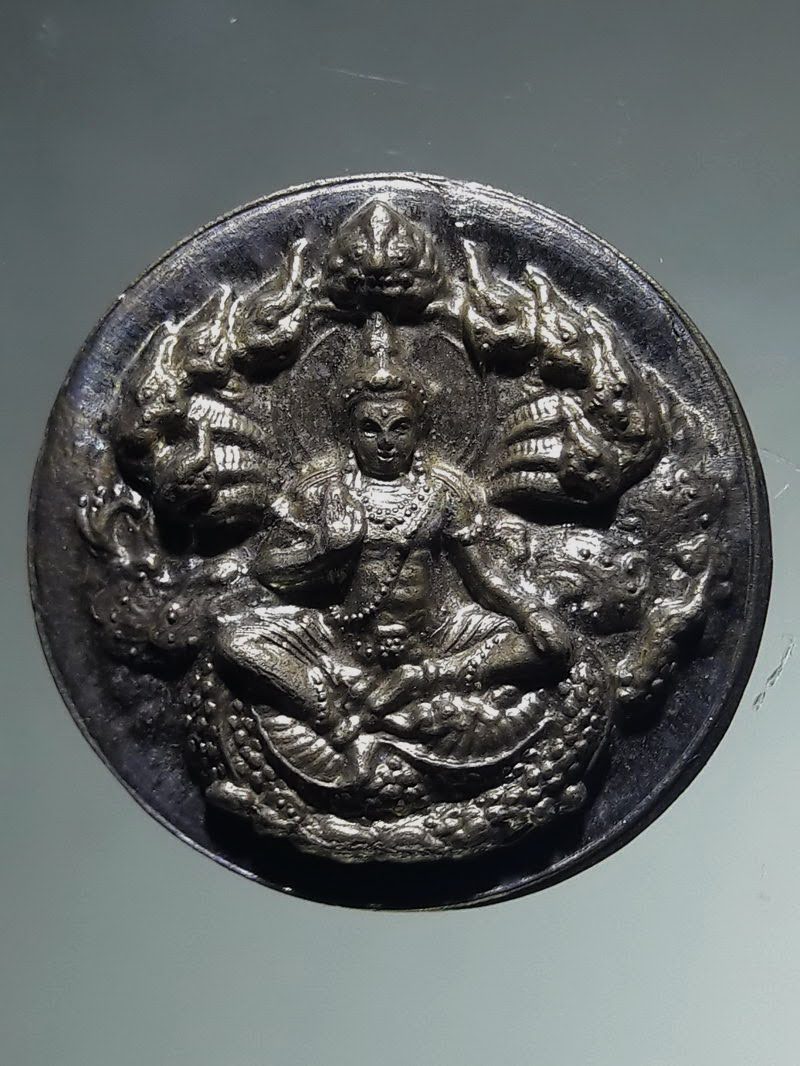 Antig FB 12857 เหรียญกลมเล็ก พระเทวราชโพธิสัตว์จตุคามรามเทพ หลังปิดตาพังพระกาฬ รุ่นอัครมหาเศรษฐี ตอกโค๊ต ด้านหลัง หายากครับรุ่นนี้