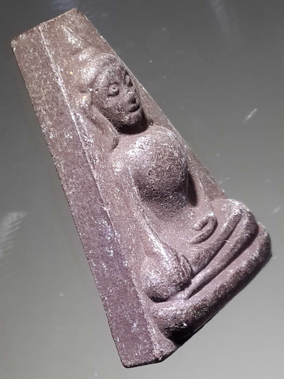 รหัสสินค้า พระไม่ทราบที่ 288 พระผงสุพรรณ หลังยันต์ เนื้อผงผสมแร่เหล็กน้ำพี้ ไม่ทราบที่