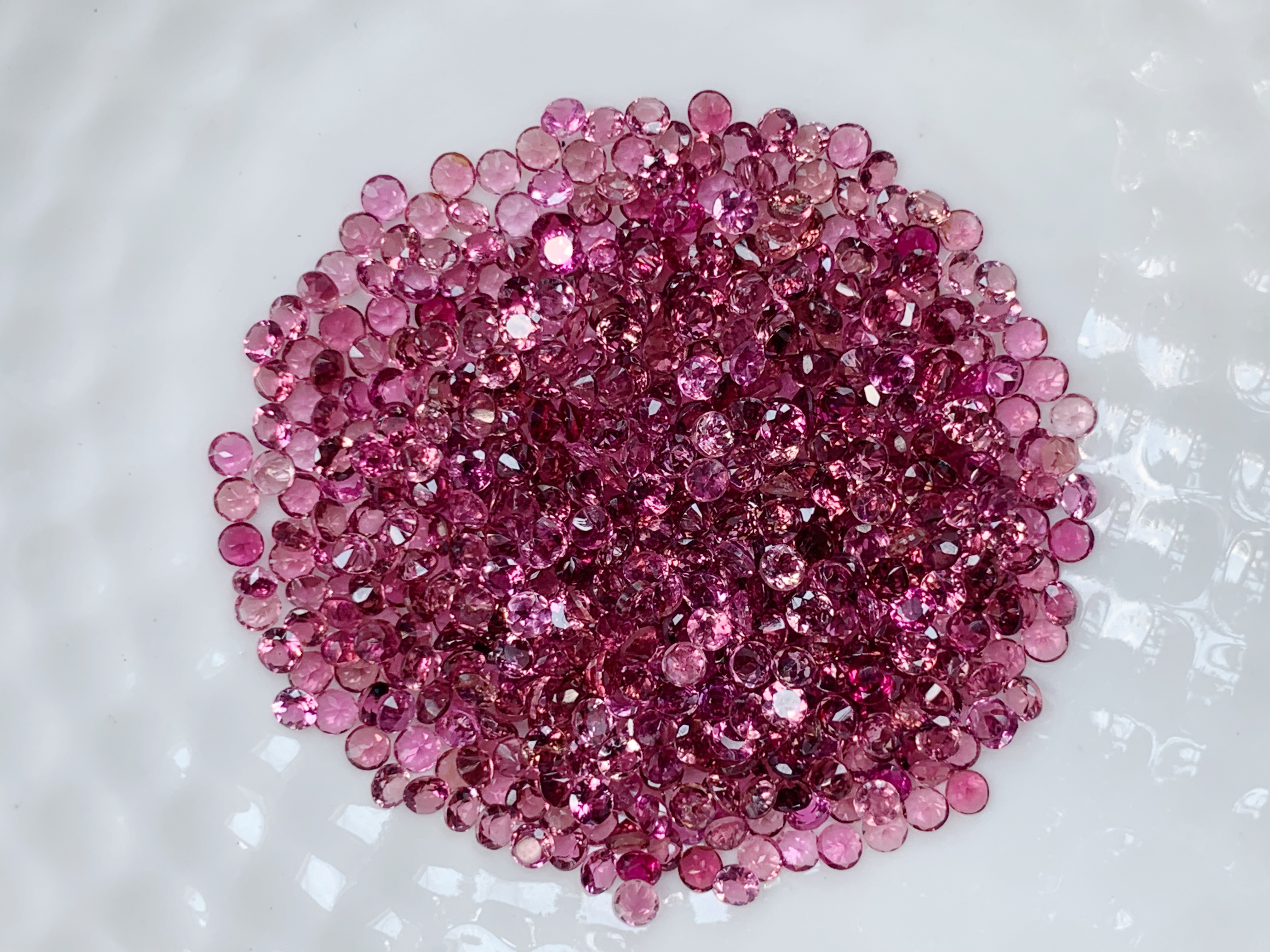 Tourmaline ทัวมาลีนกลม 2.0 มม. 1 กะรัต