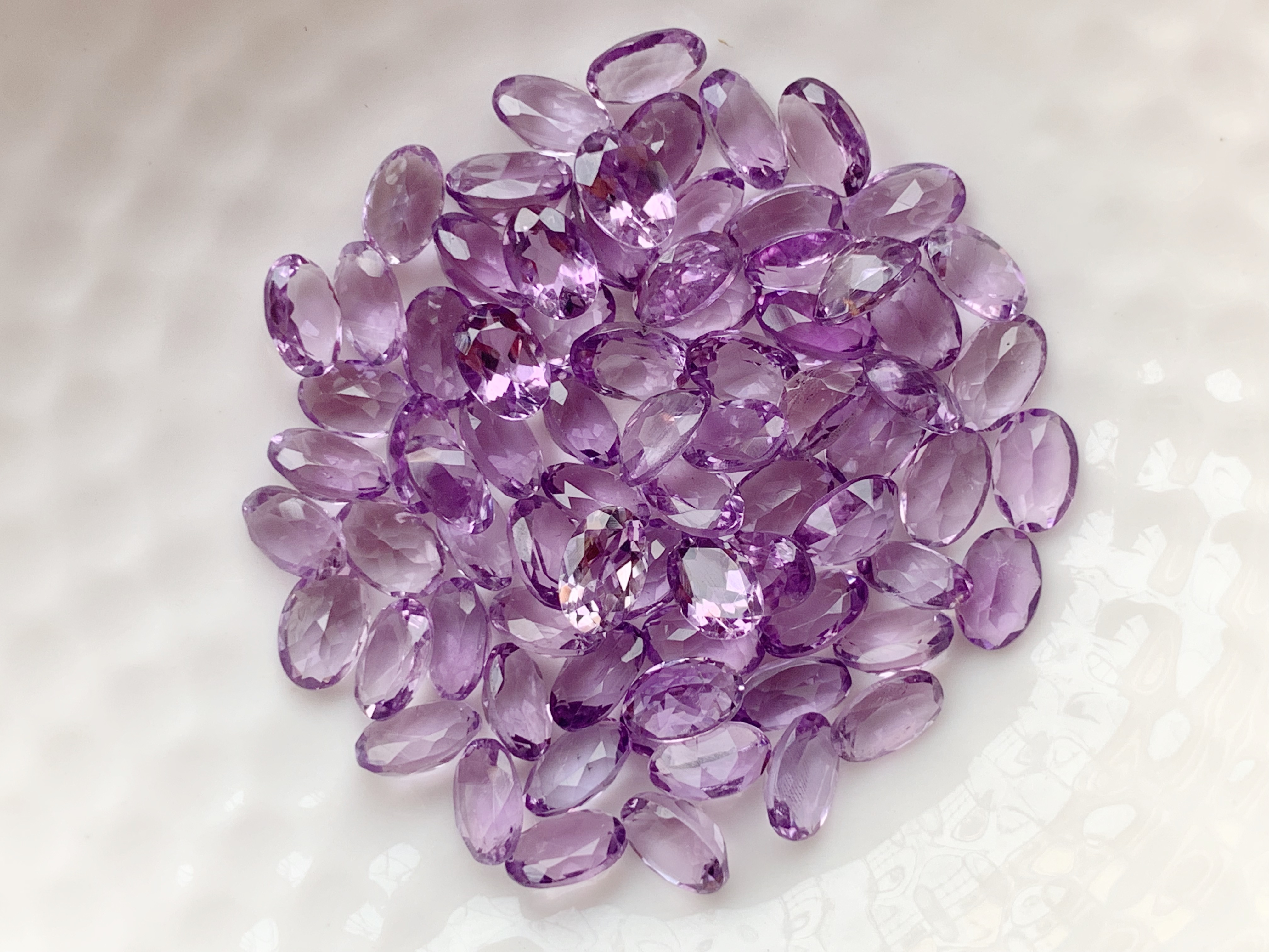 อเมทิสอ่อนไข่ 6X4 มม. 5 กะรัต